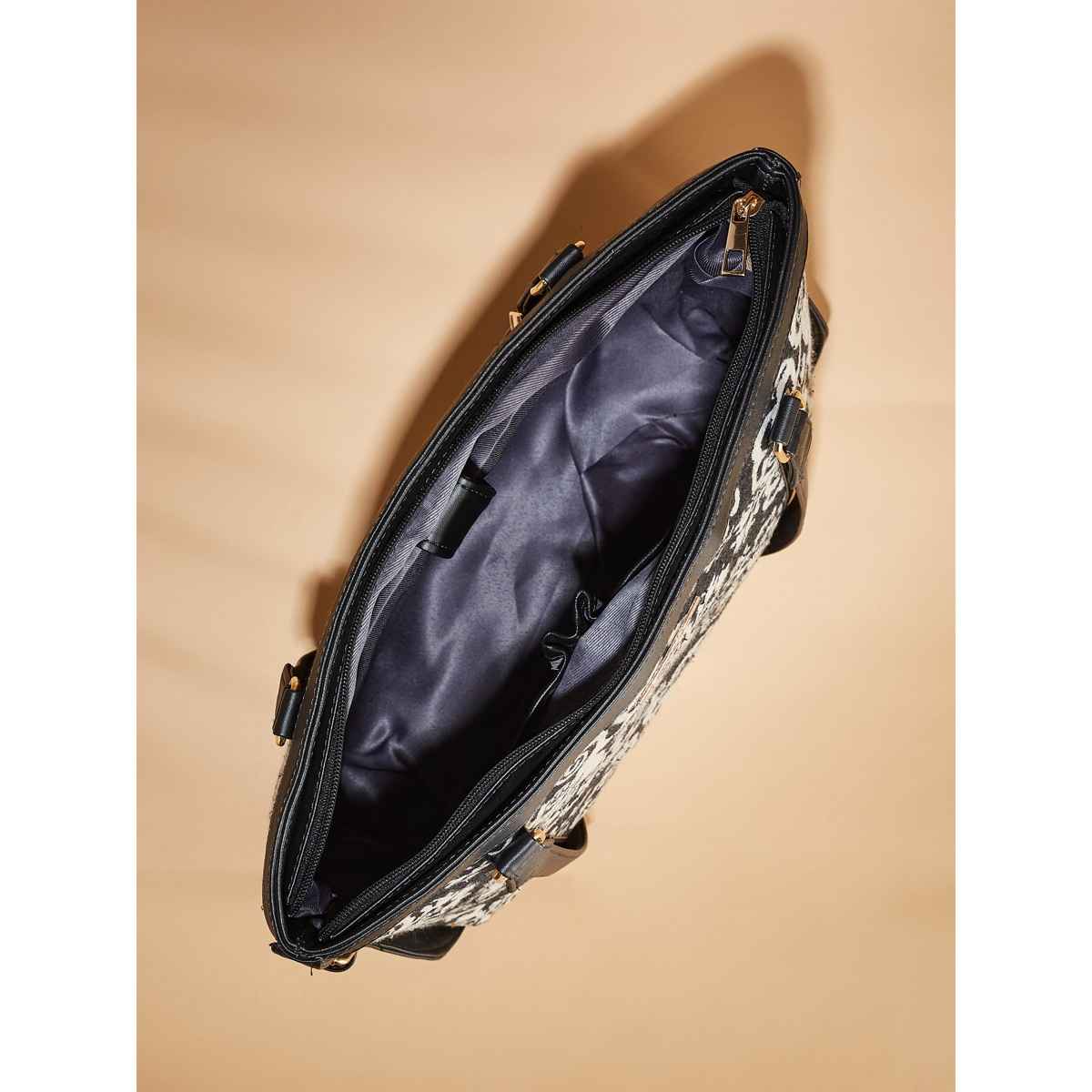 Fargo Women's Hand-held Bag | Black