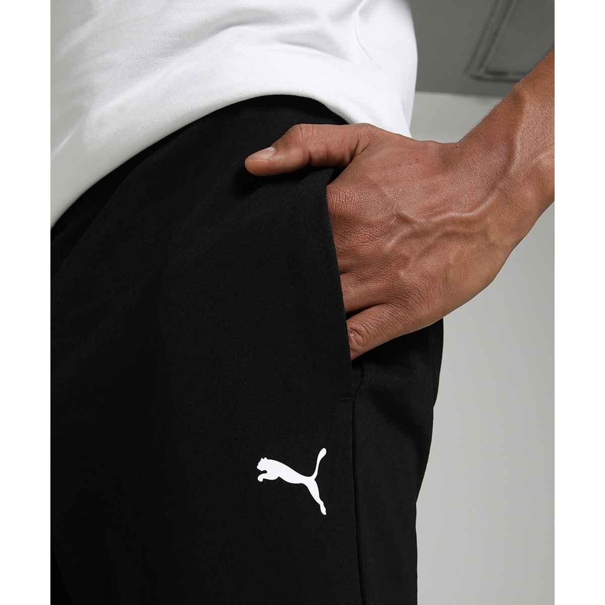 Puma Men's ESS Logo Shorts | Black | M