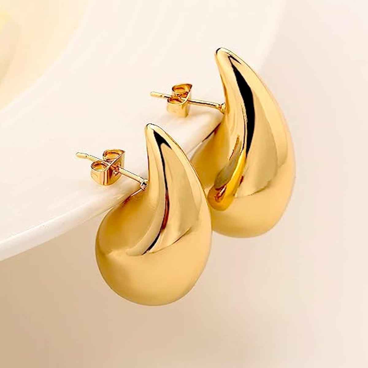 Karatcart Women's Stud Earrings Gold One Size | 33027777