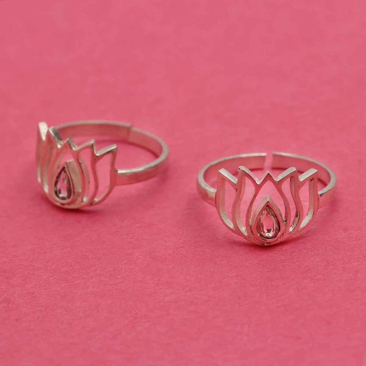 Unniyarcha 925 Sterling Silver Lotus Toe Ring