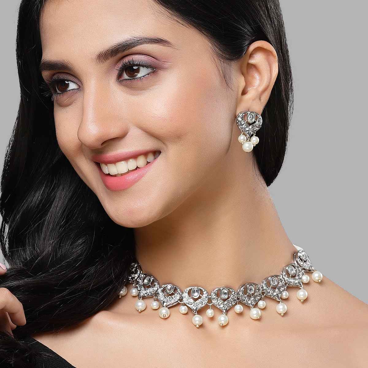 Karatcart Women's Jewellery Set White and Silver | 11017421