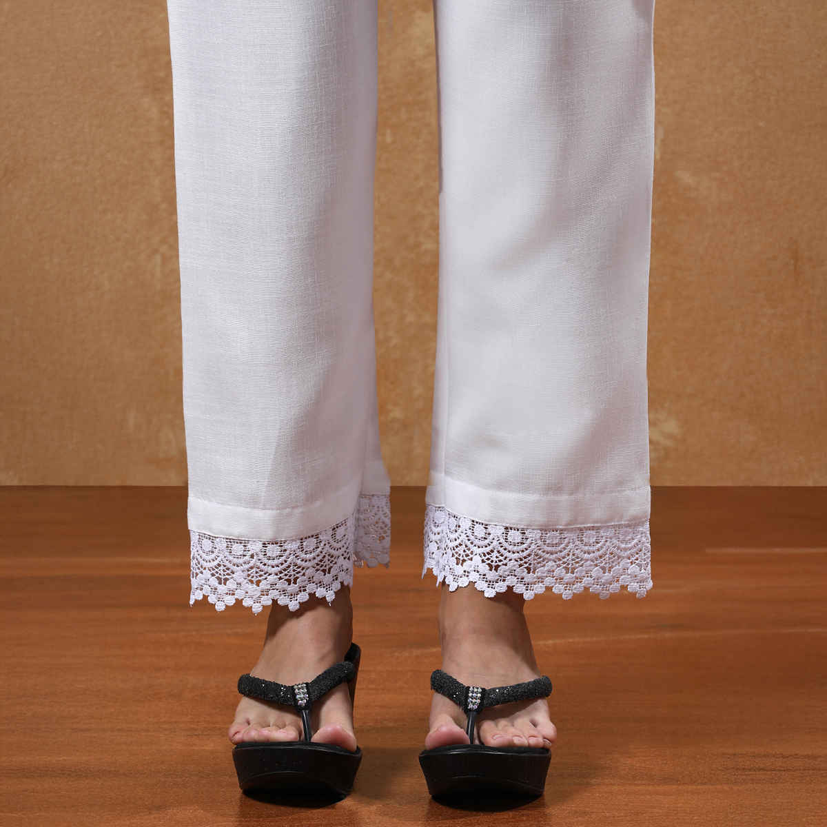 Varanga Women's Plaazzo | White - M