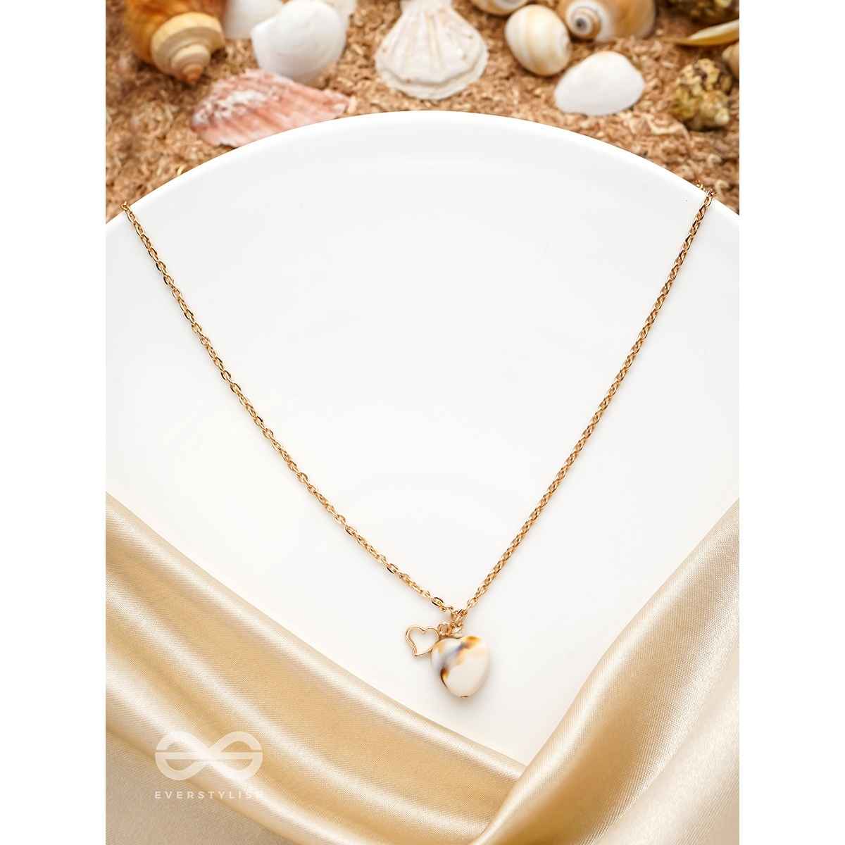 Everstylish The Beach Romance- Golden Embellished Necklace With Anti-tarnish Coating