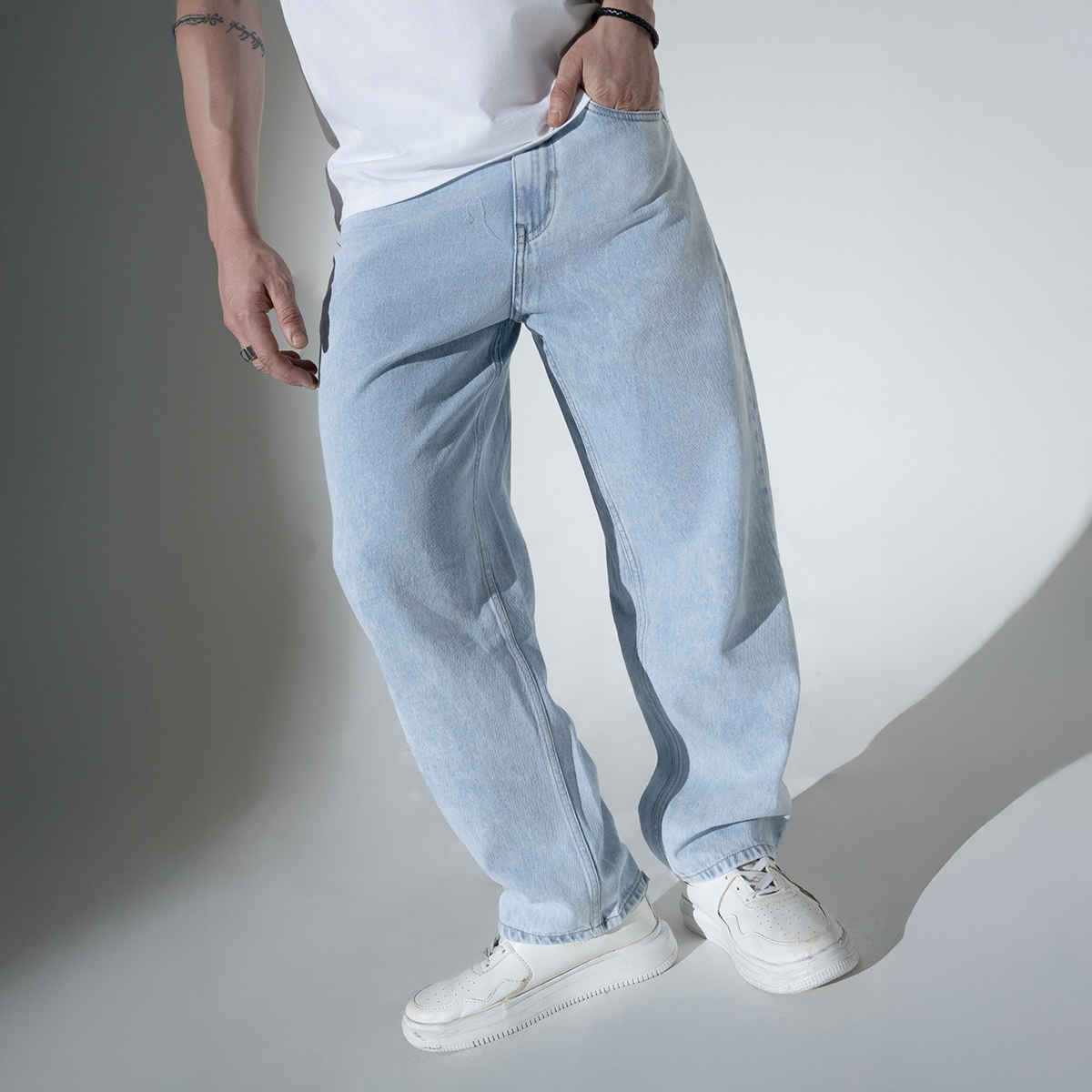 Hubberholme Men's Relaxed Fit Clean Look Stretchable Jeans | Light Blue - 34