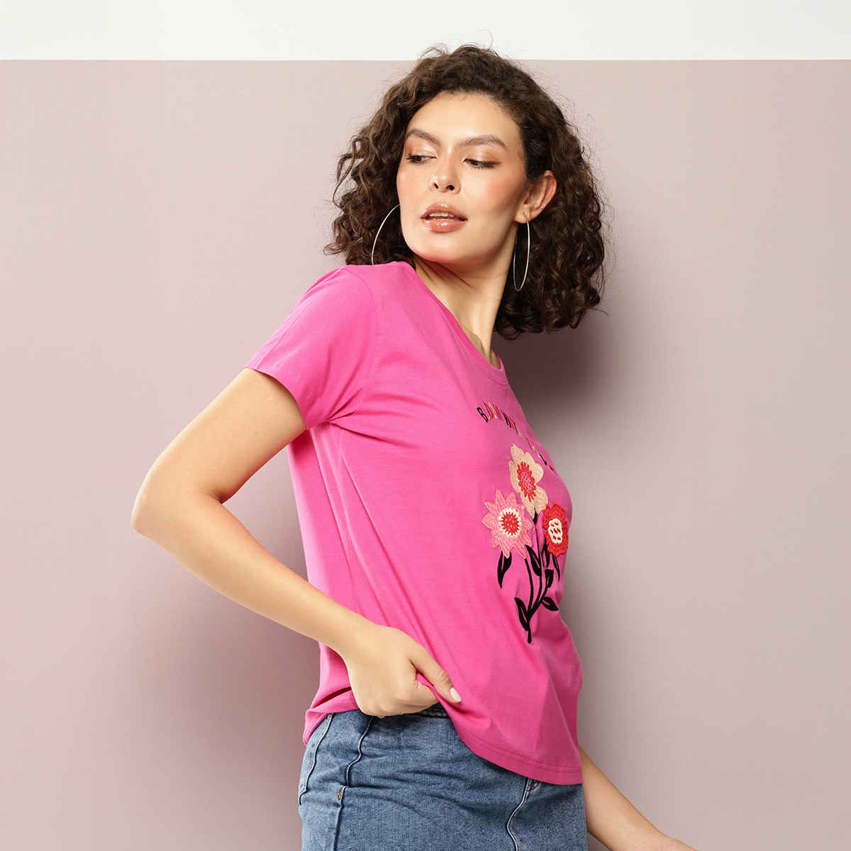 Dillinger Women's Boxy Regular Embroidery Crew Neck T-shirt | Fuchsia - M