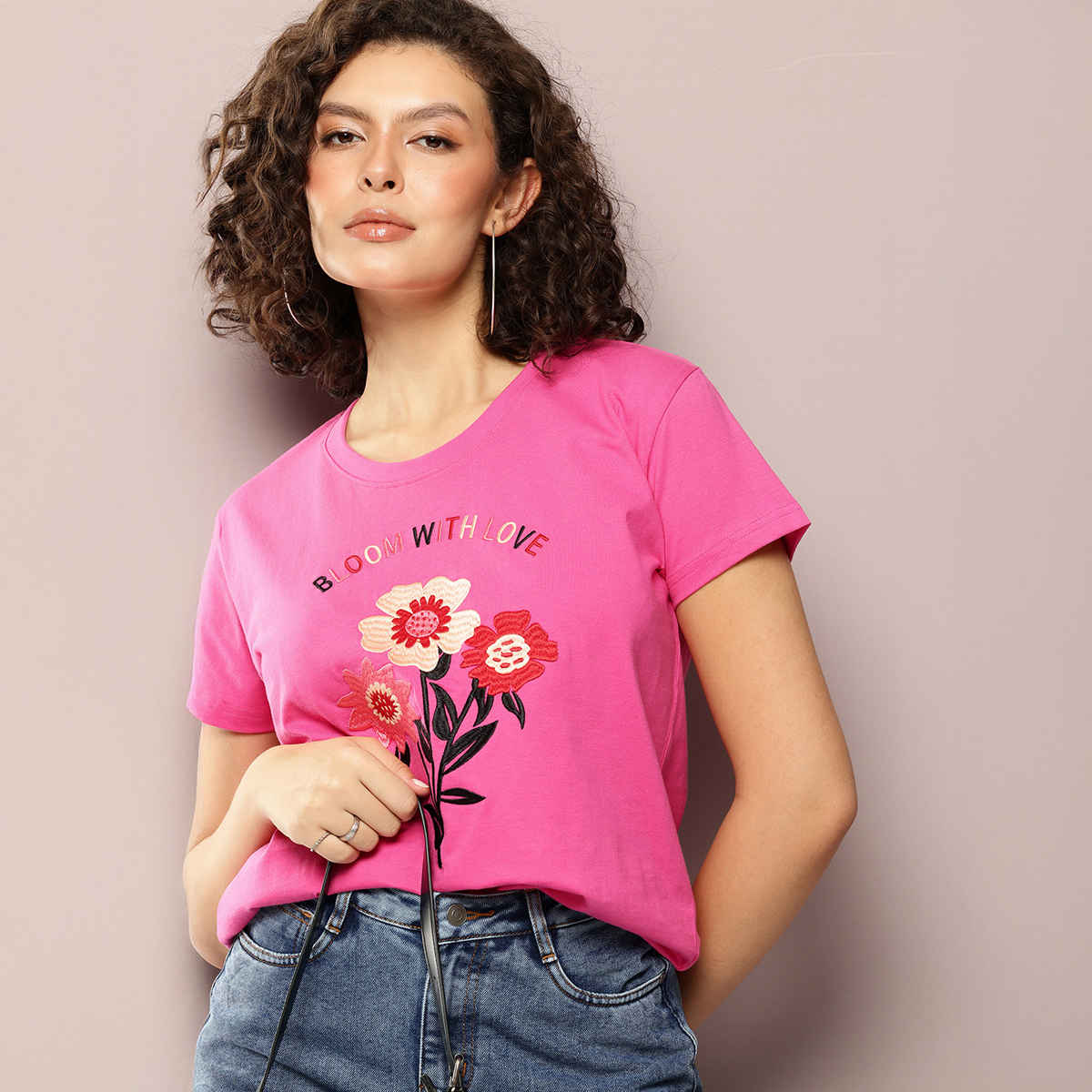 Dillinger Women's Boxy Regular Embroidery Crew Neck T-shirt | Fuchsia - M
