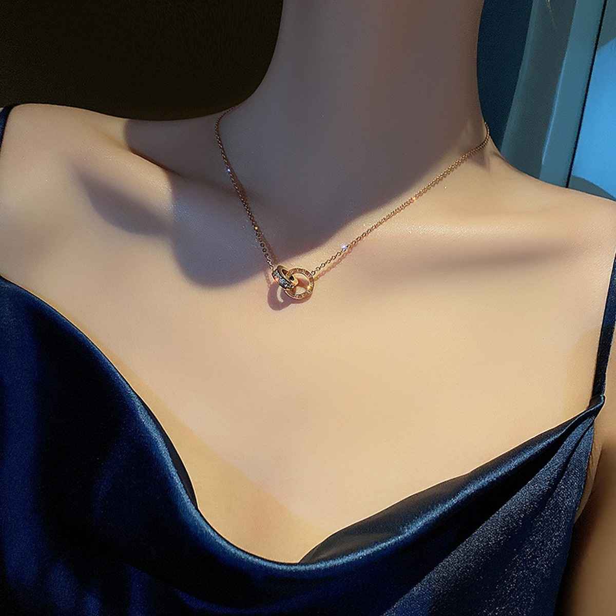 Fashion Frill Women's Interlocking Rings Pendant Chain Gold Onesize