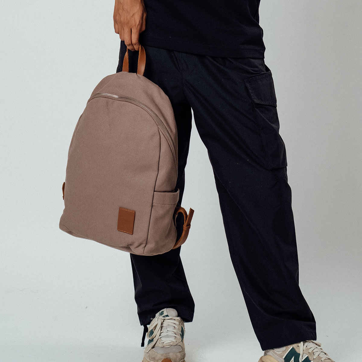 Daily Objects Medium Size Pedal Everyday Casual Laptop Backpack Compatible Upto 14 In Laptop|Beige