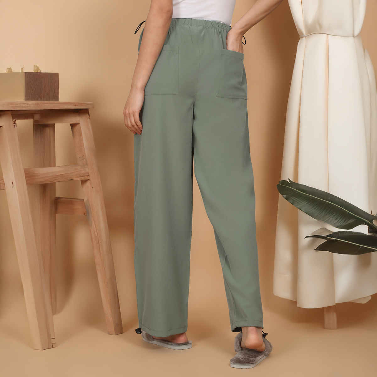Sweet Dreams Women Solid Pyjama - M | F - Lap - 4259 Pista