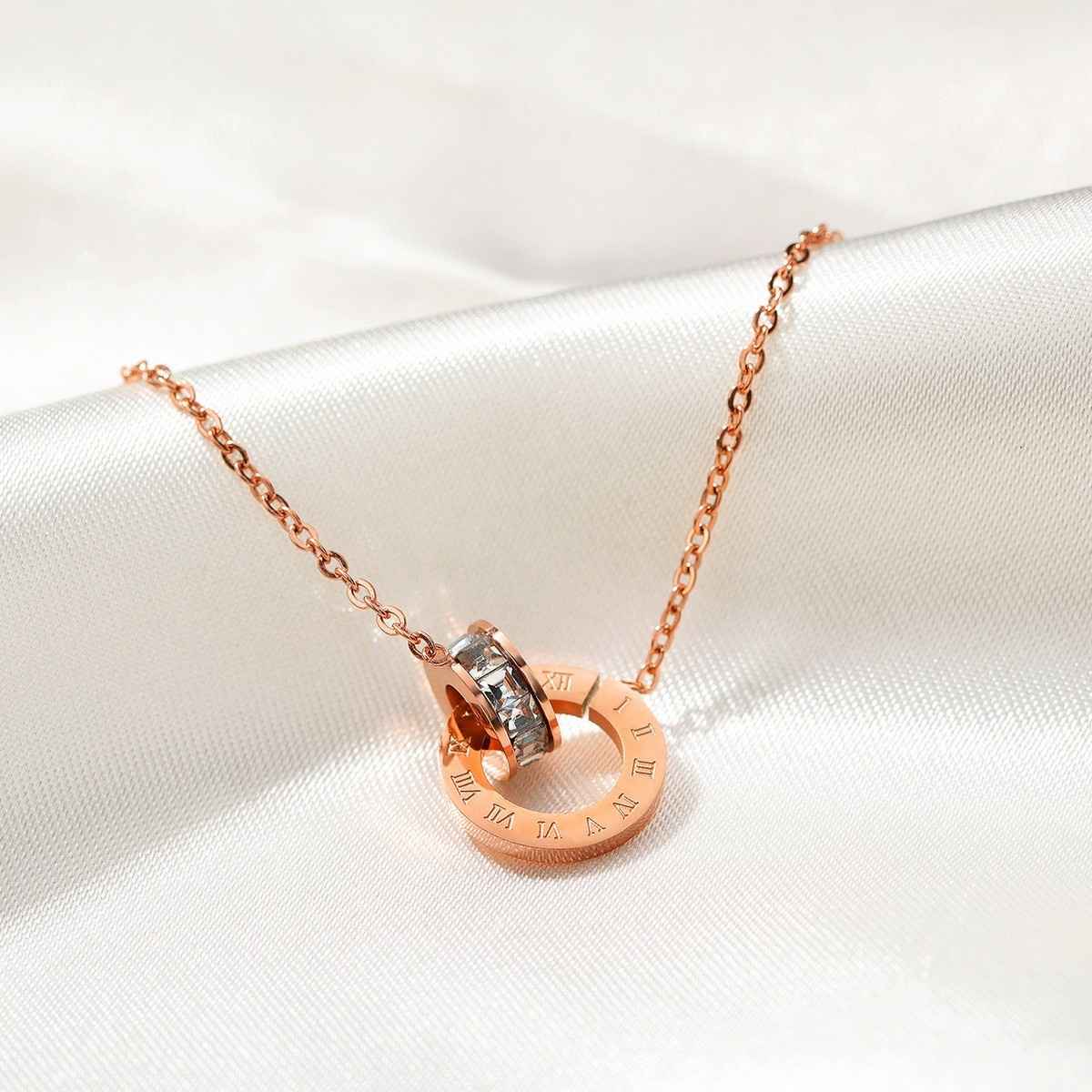 Fashion Frill Women's Interlocking Rings Pendant Chain Gold Onesize