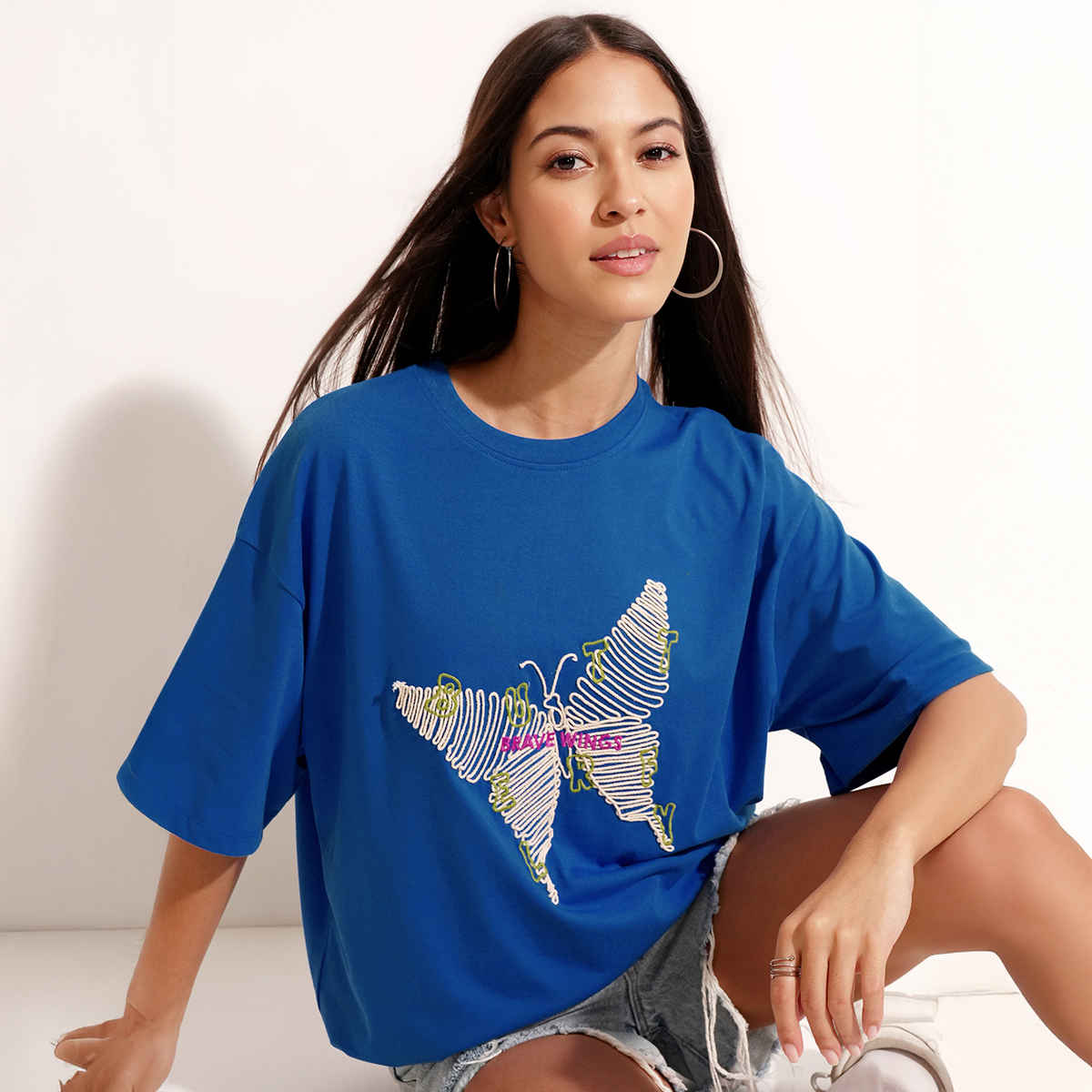 Tokyo Talkies Women's Chest Embroidered T-shirt | Blue - L