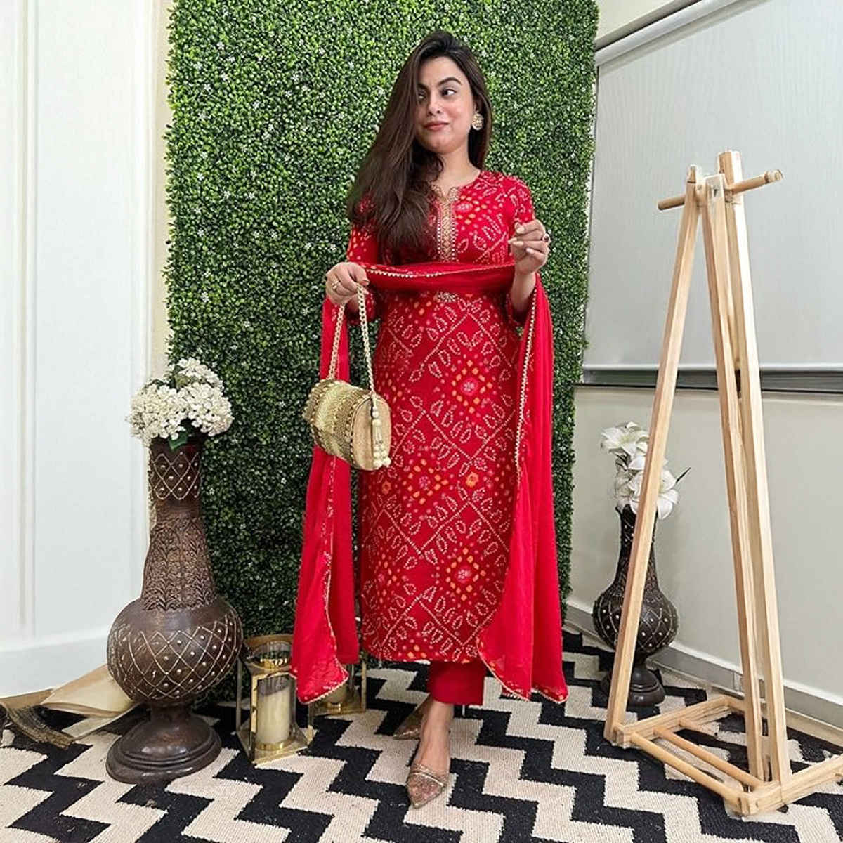 GoSriKi Women's Rayon Blend Straight Printed Kurta with Pant & Dupatta | TURAE | Red - S