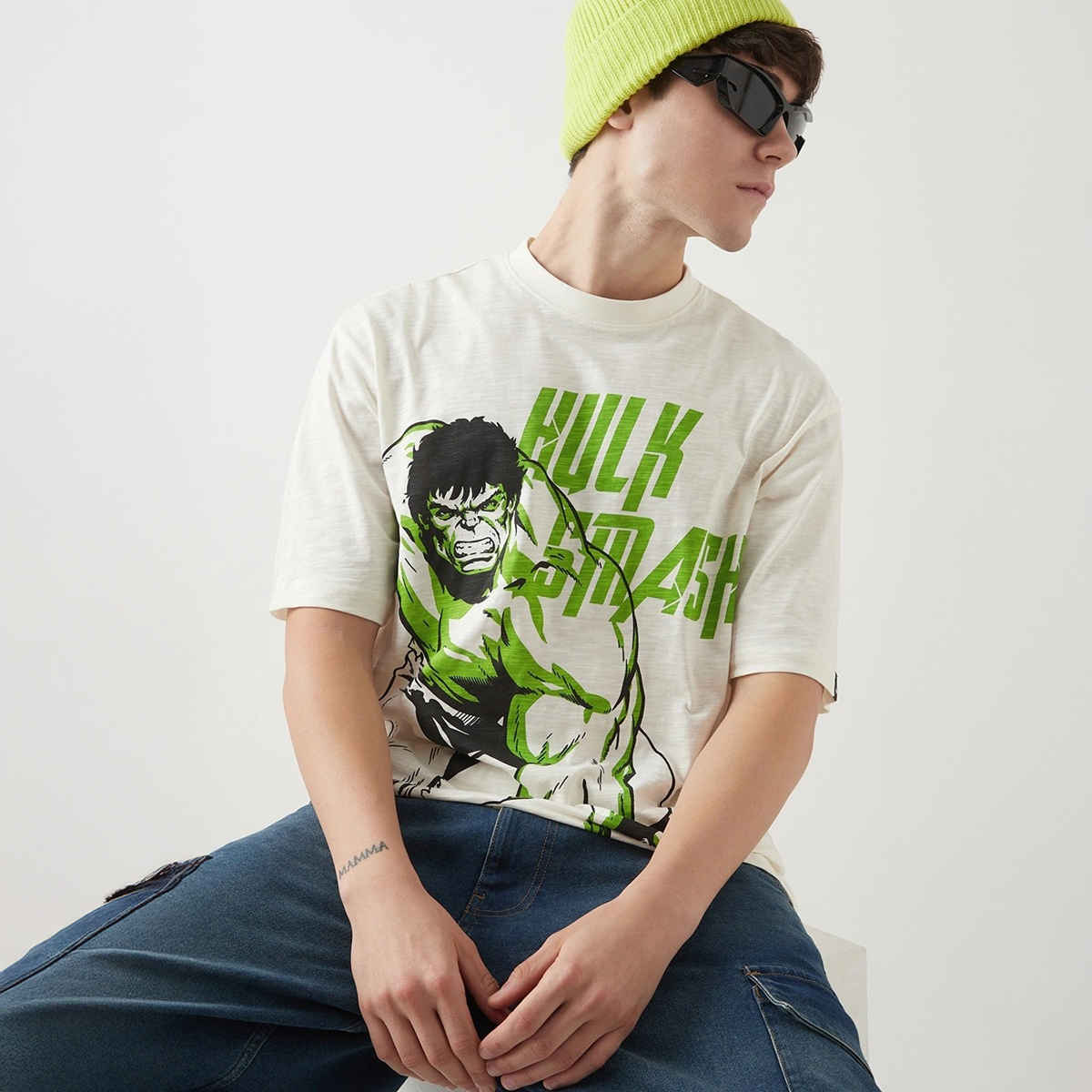 Bewakoof Men's Marvel Hulk Smash Graphic Printed Oversized T-shirt | Gardenia - M