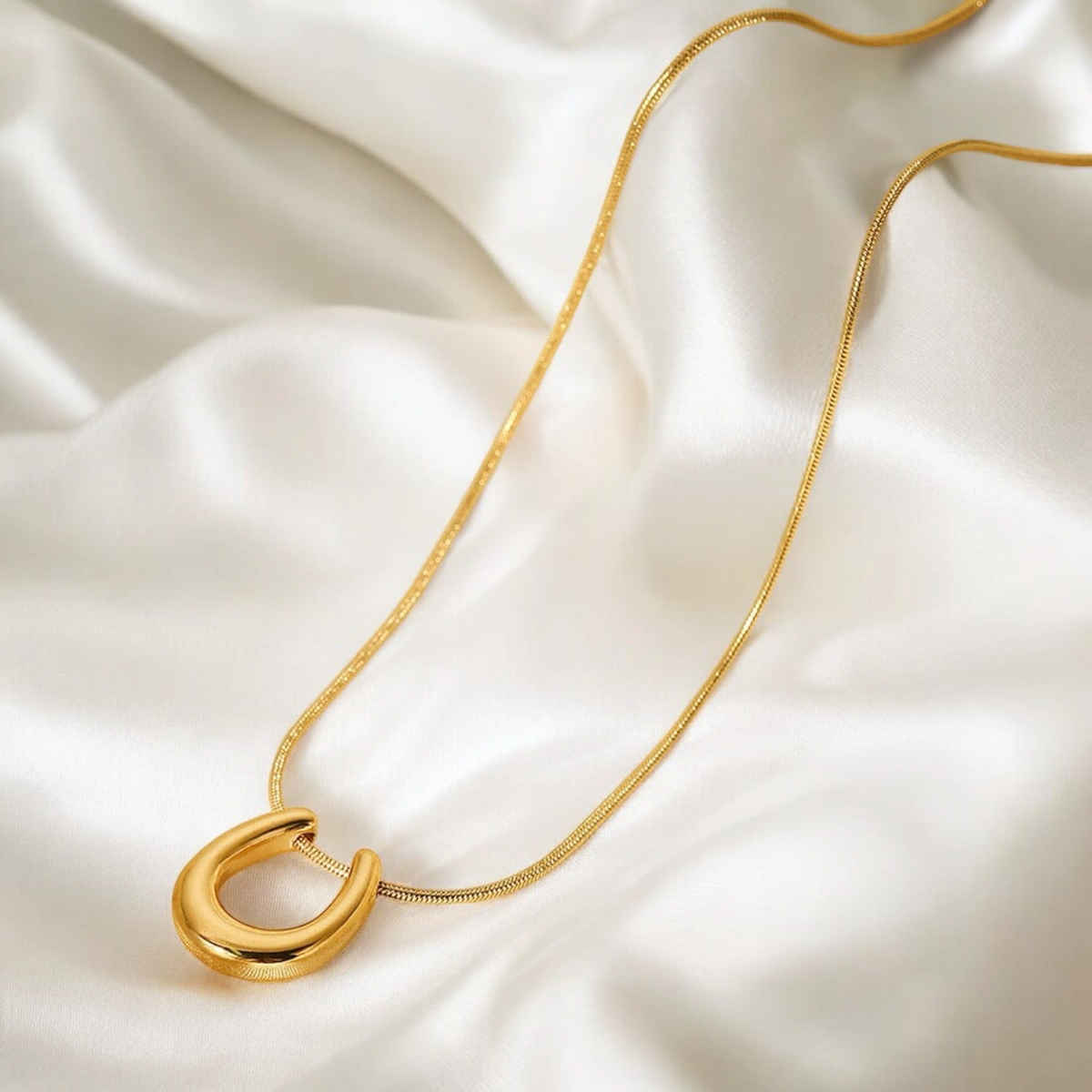 LabelShe Gold-Plated Stainless Steel U Shaped Pendant Necklace | LS-PS-26446
