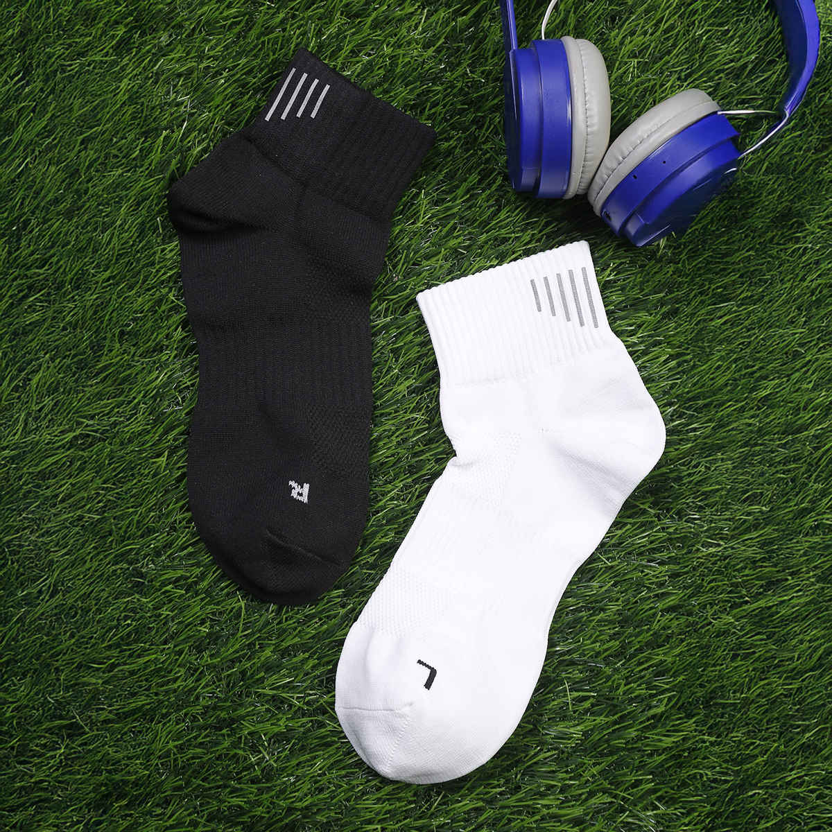 Louis Stitch Men's Cotton Blend Ankle Socks | Black and White - Free Size