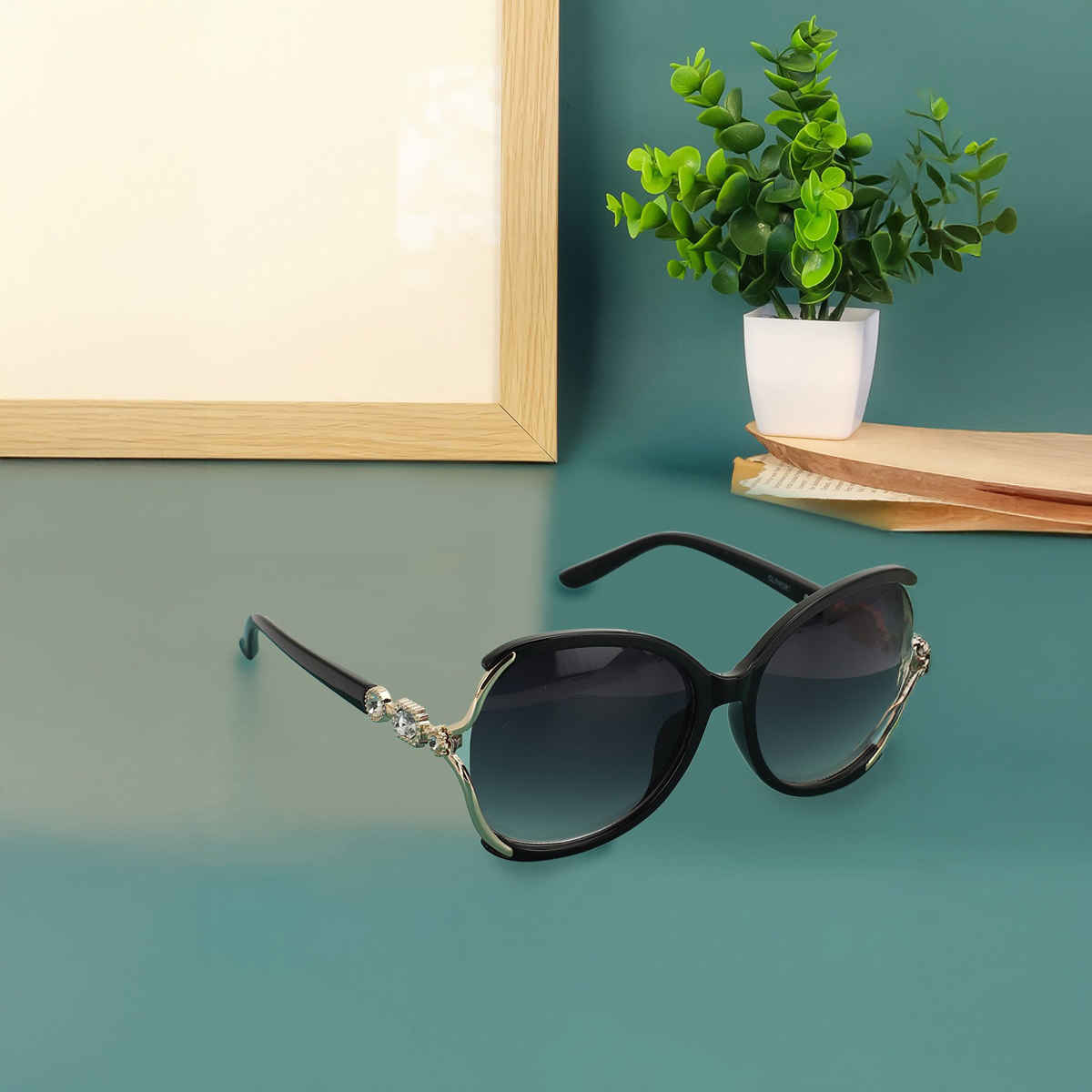 Carlton London Premium Women Oversized Sunglasses with UV Protected Lens CLSW287