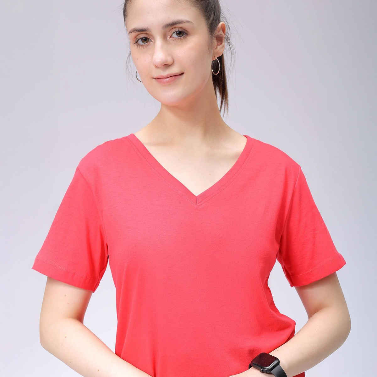 Freehand Women's Casual Regular Solid V-Neck T-shirt | 0424-Zfhvntee2-06 | Radiant Red - XL
