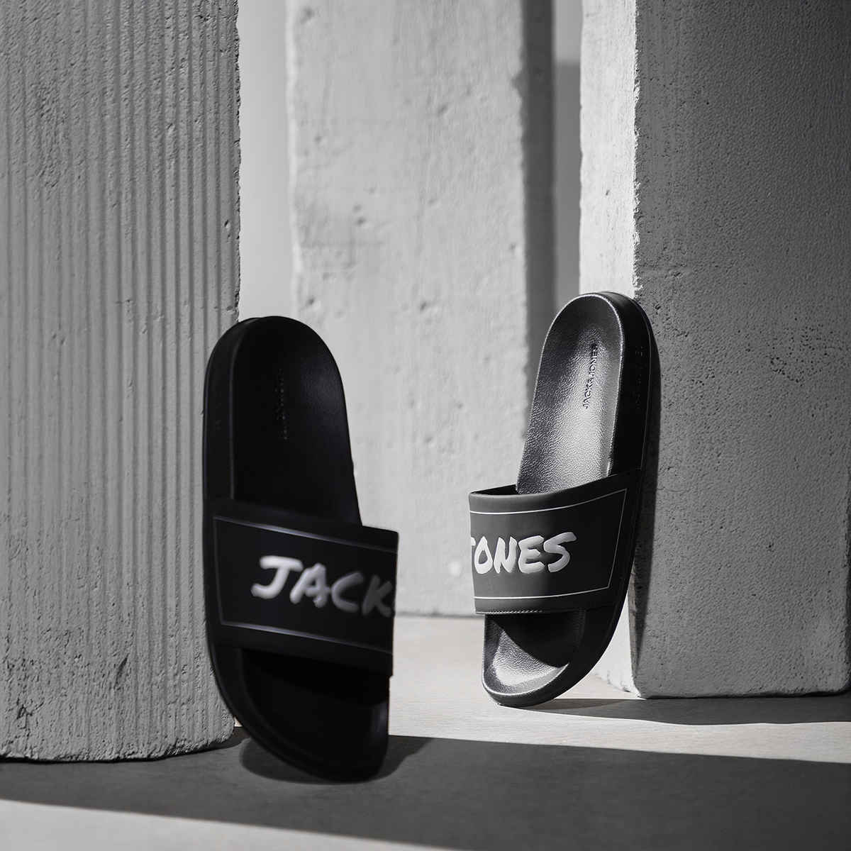Jack & Jones Men's Logo Print Pool Sliders | Black - UK 7
