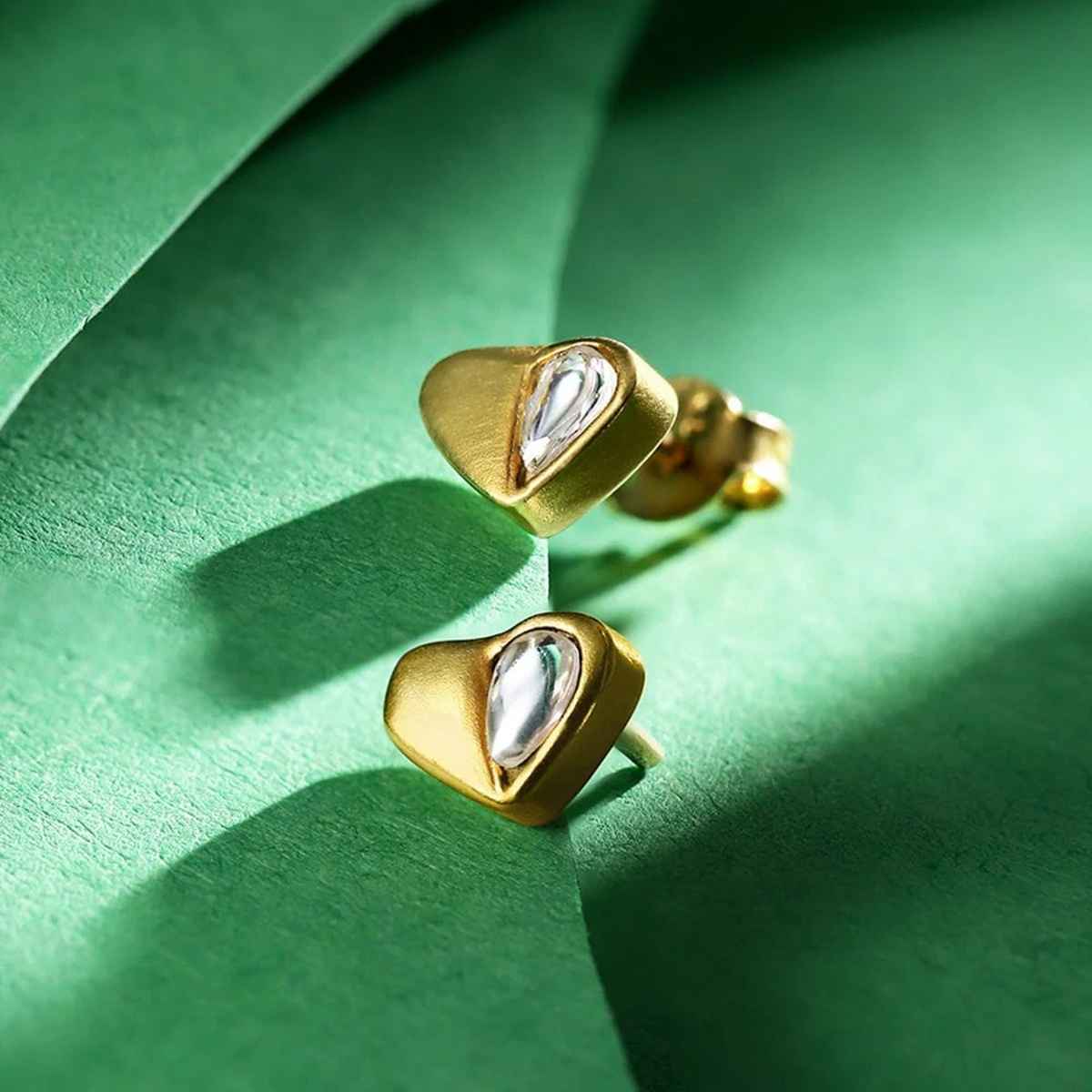 Unniyarcha 92.5 Silver Kundan Heart Earrings