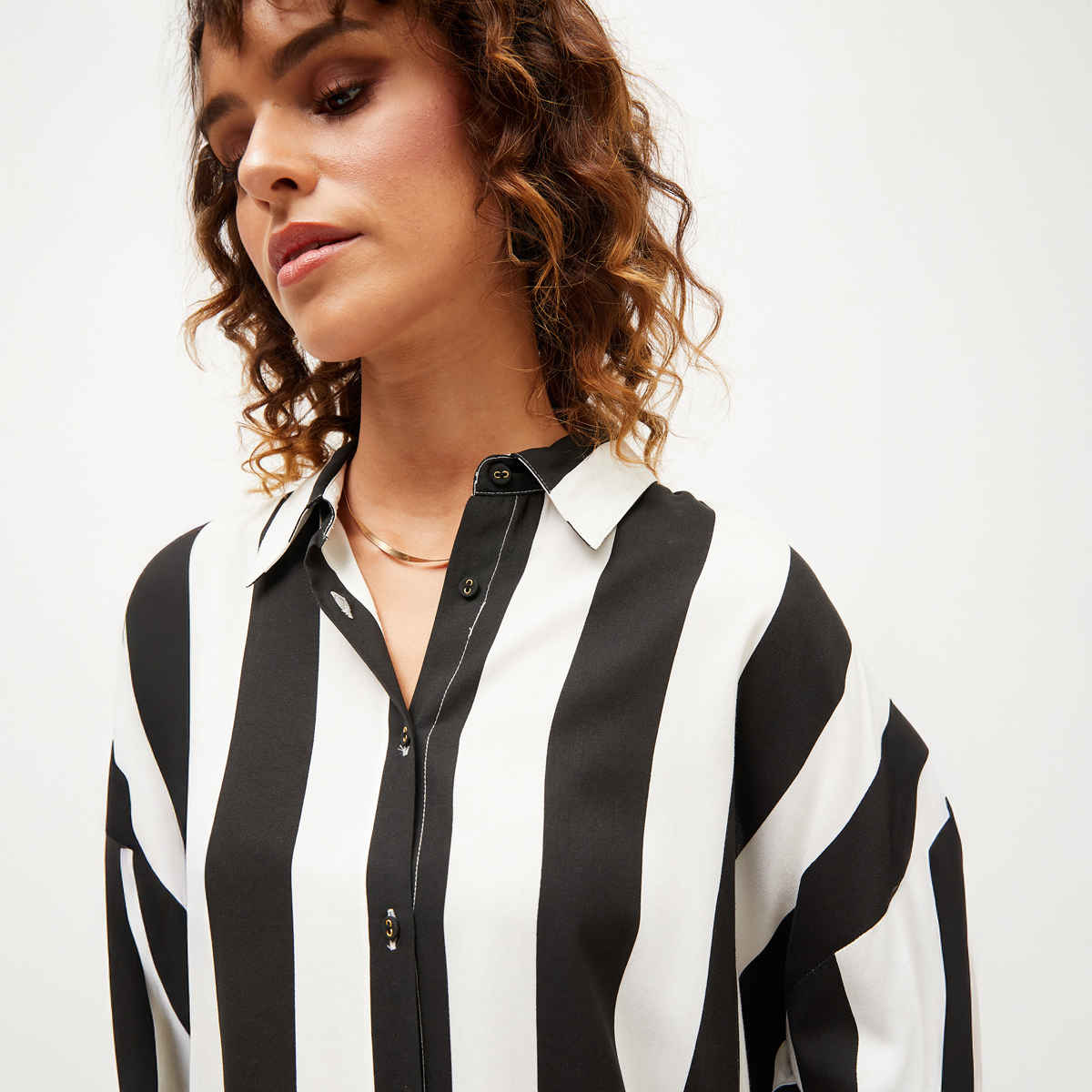 SASSAFRAS Women's Striped Oversize Shirt | Black - M