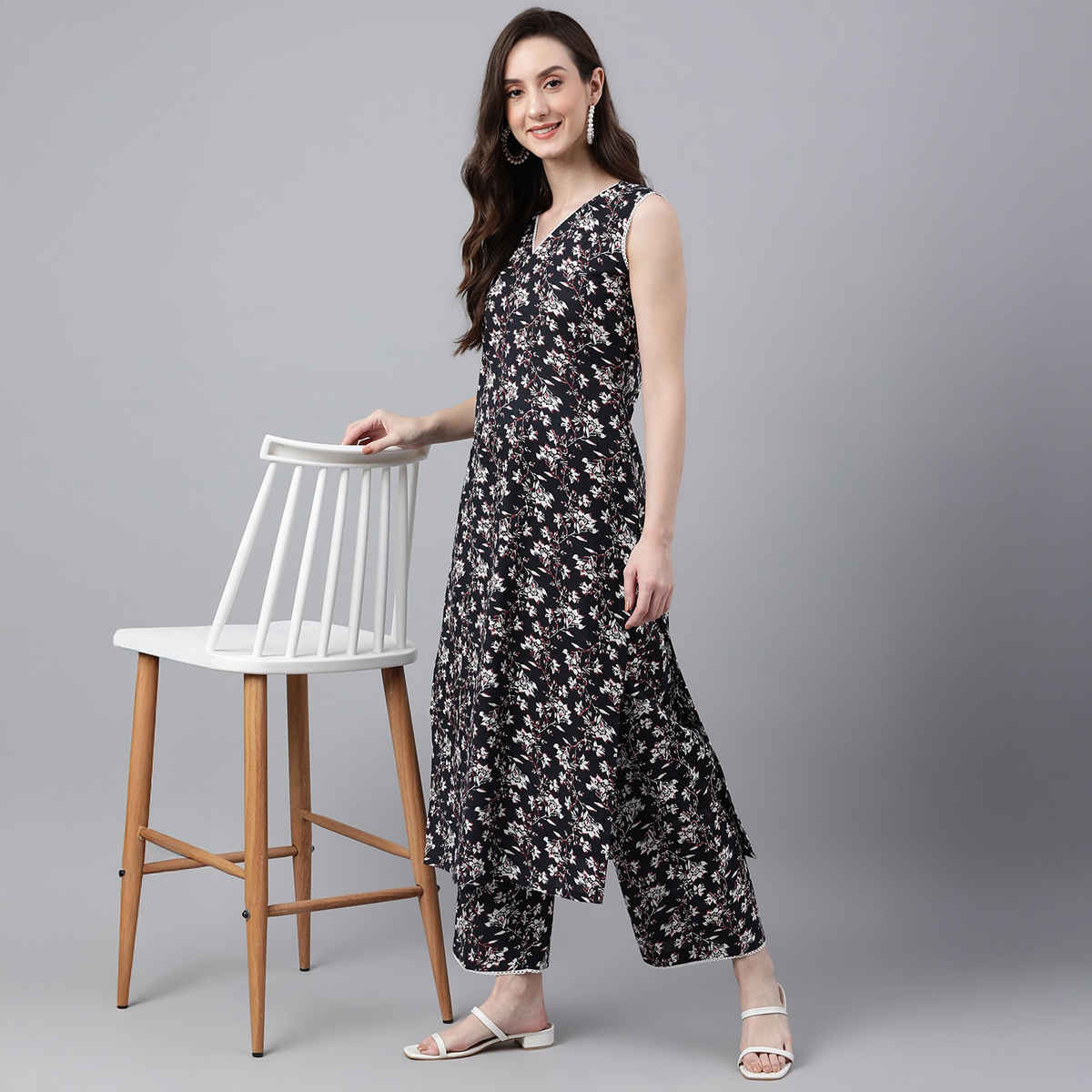 Janasya Women's Black Pure Cotton Floral Printed Kurta with Palazzo | S