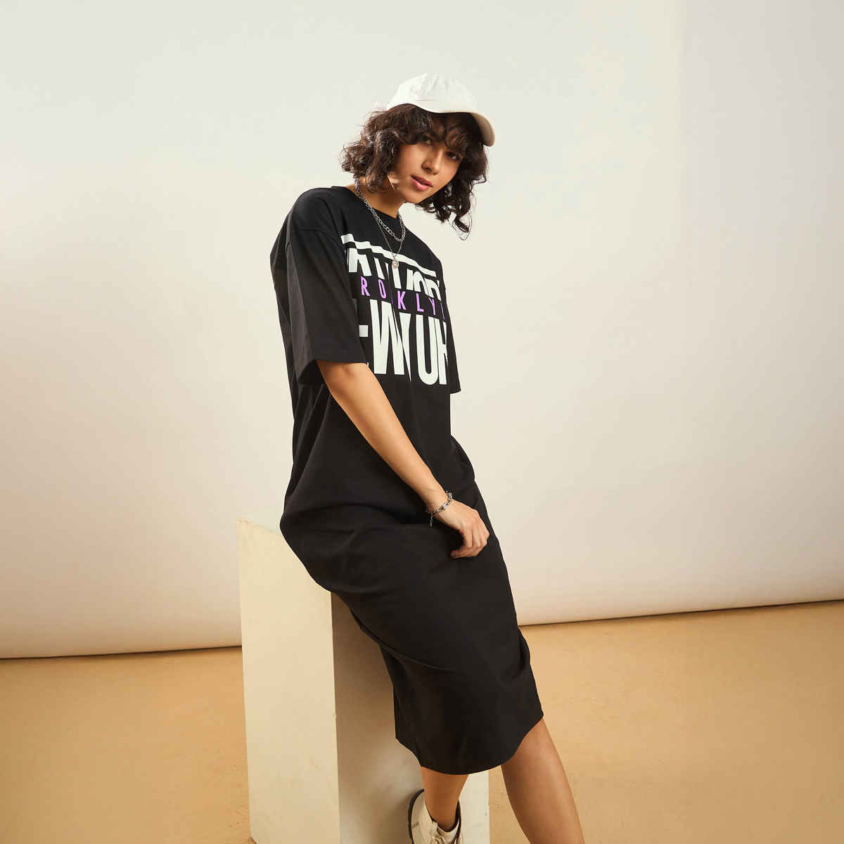 SASSAFRAS Women's NEW YORK Printed T-Shirt Dress | Black - XL