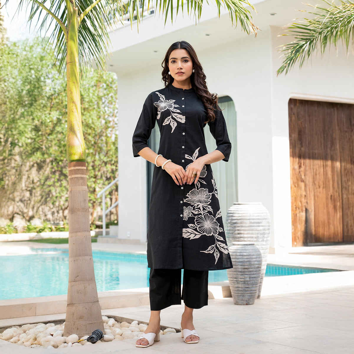 Divena Women s Black Floral Printed Cotton A-Line Fit Kurta Pant Set | DBK1364 | M