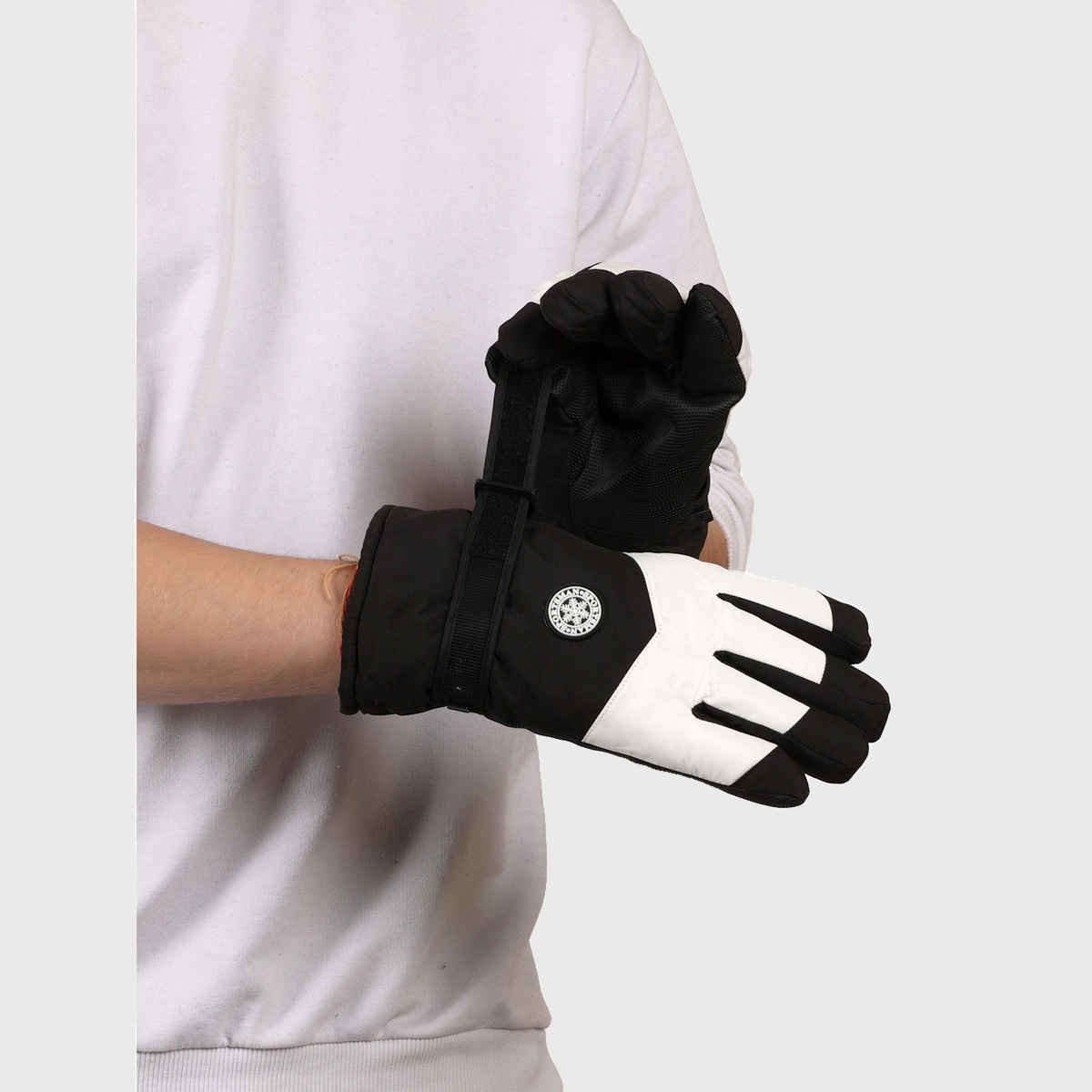 Calvadoss Men's Self Design Gloves | Mgl-401 | Black