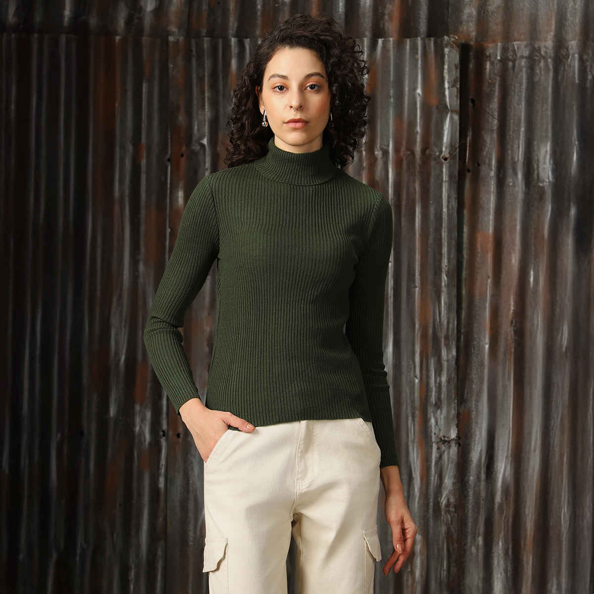 High Star Women's Turtle Neck Solid Ribbed Pullover | Dark Green - S
