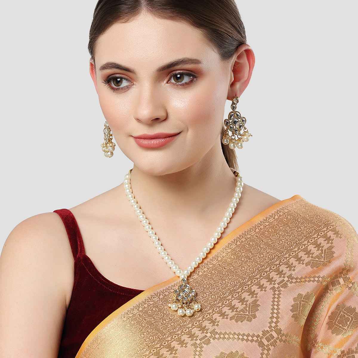 Karatcart Women's Jewellery Set White and Gold | 11015478