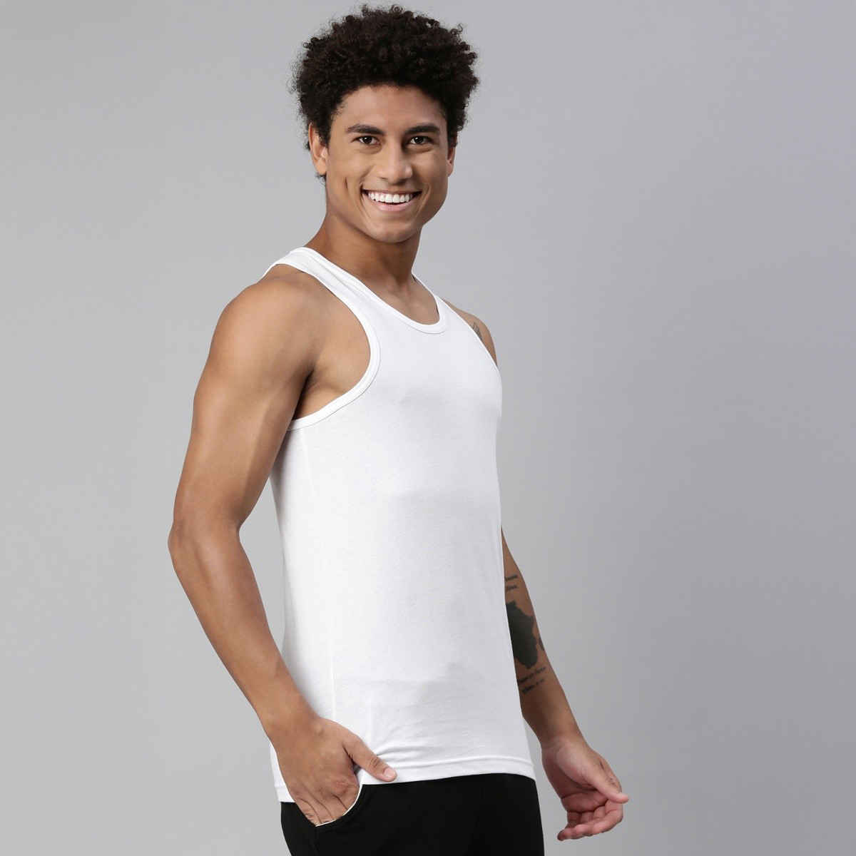 Levi's 012 Men's Classic Vest | White | M