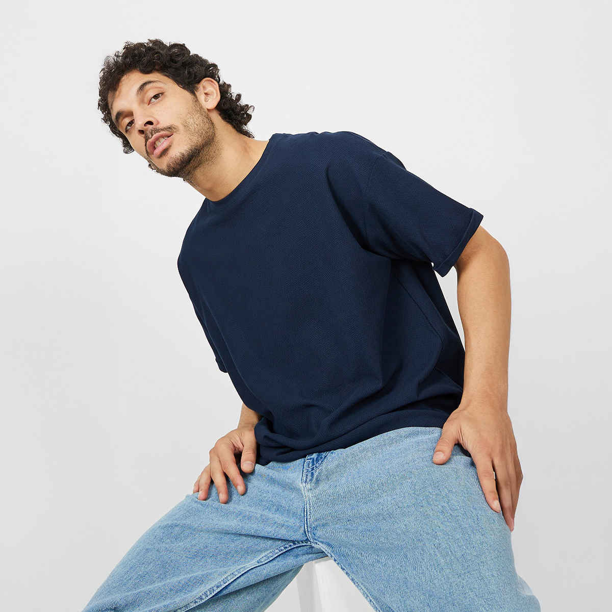 Styli Men's Waffle Knit Oversized T-shirt with Turn-Up Sleeve | Navy Blue - L