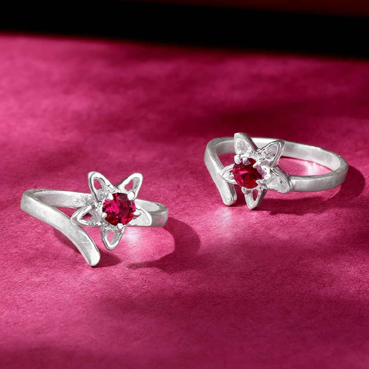 Unniyarcha 92.5 Silver Pink Stone Toe Ring