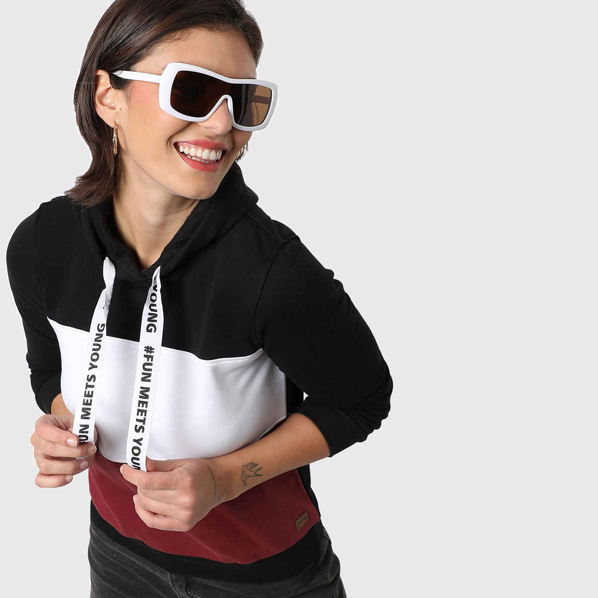 Campus Sutra Women's Hoodie | Black - M