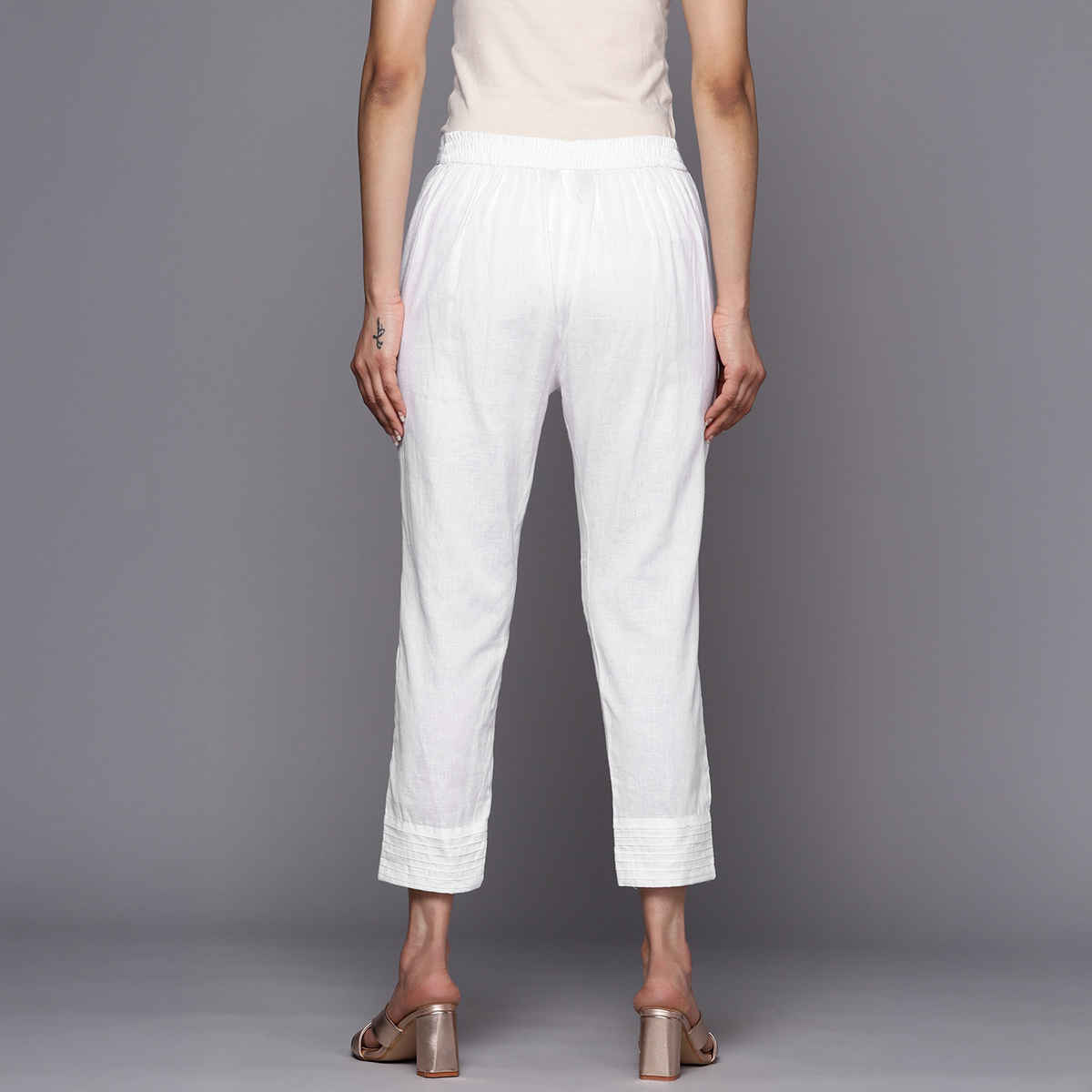 Libas Women White Cotton Solid Trousers With Both Side Pockets - Pl1404M