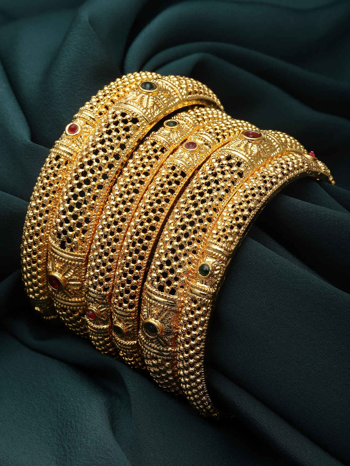 Sukkhi Bridal Stylish Gold Plated Red & Green Bracelet Bangle Set Jewellery for Women 2.8 | B105889