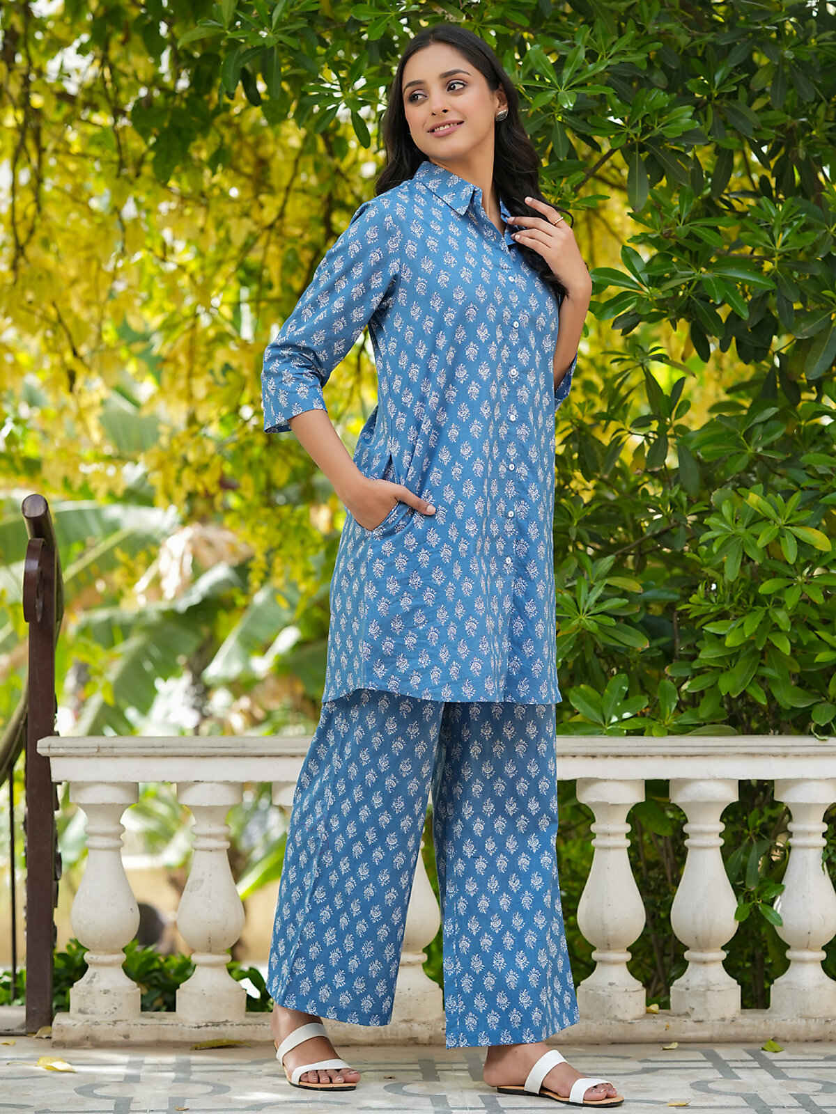 Sanskrutihomes Blue And Off White Ethnic Motifs Printed Pure Cotton Night Suit | S