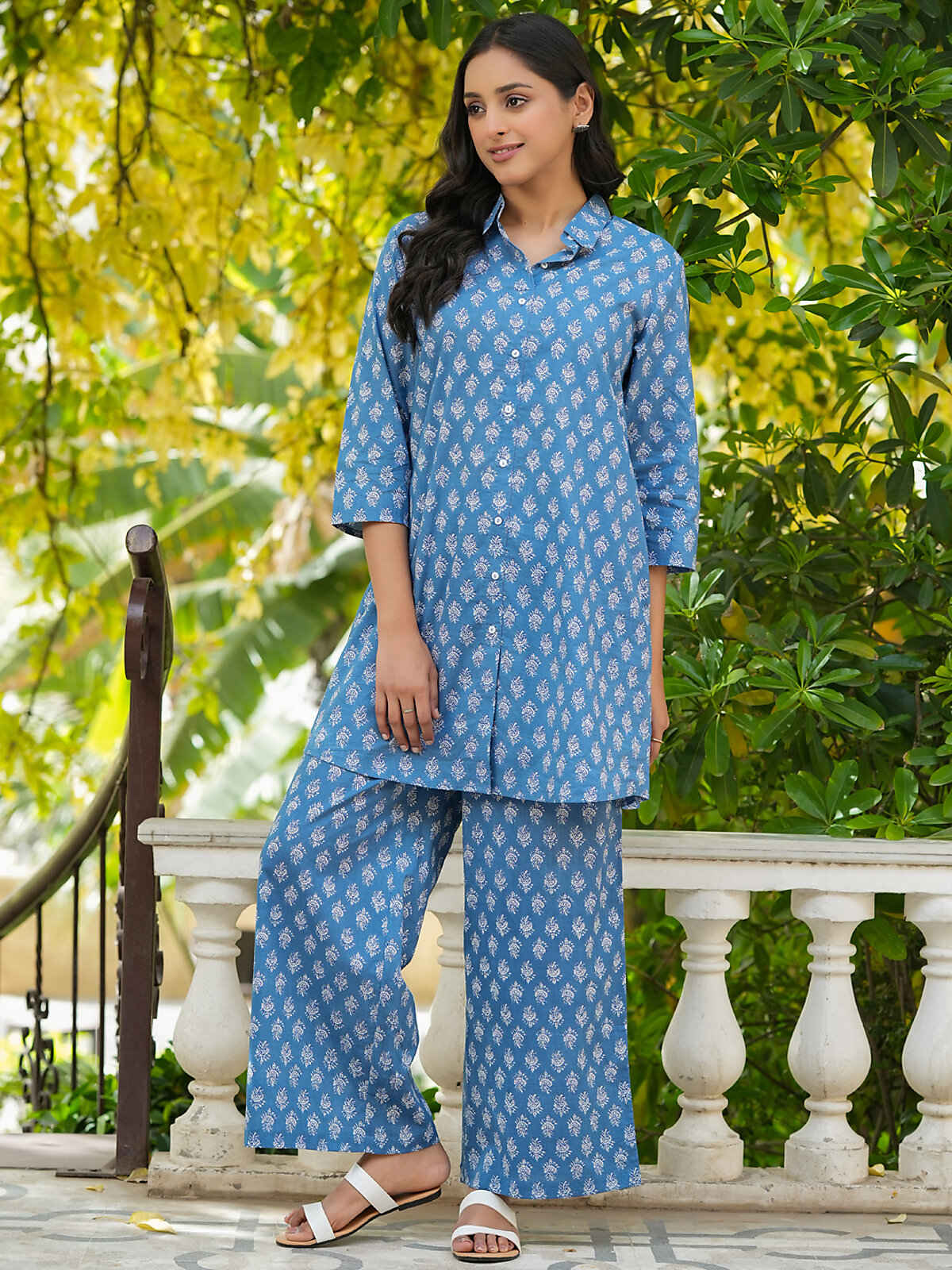 Sanskrutihomes Blue And Off White Ethnic Motifs Printed Pure Cotton Night Suit | S