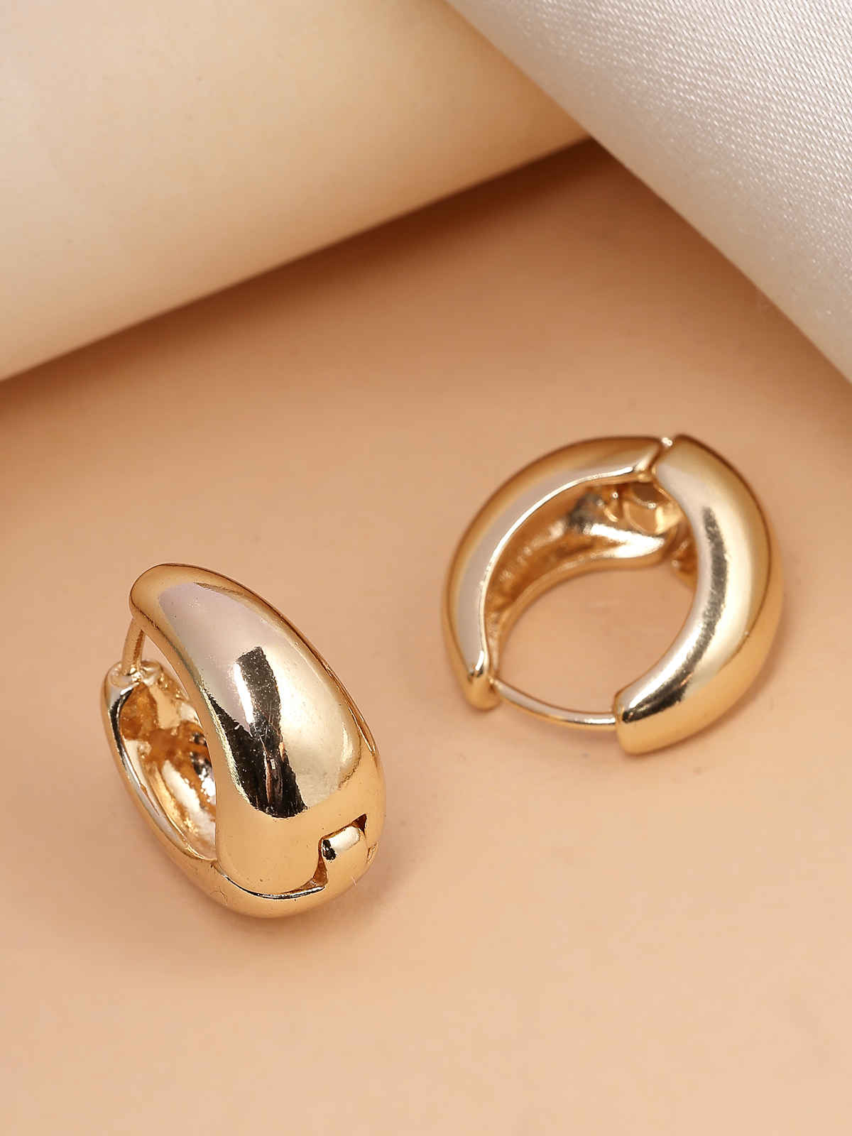 Scintillare By Sukkhi Golden Dainty Gold Plated Small Hoops Bali Earrings For Women