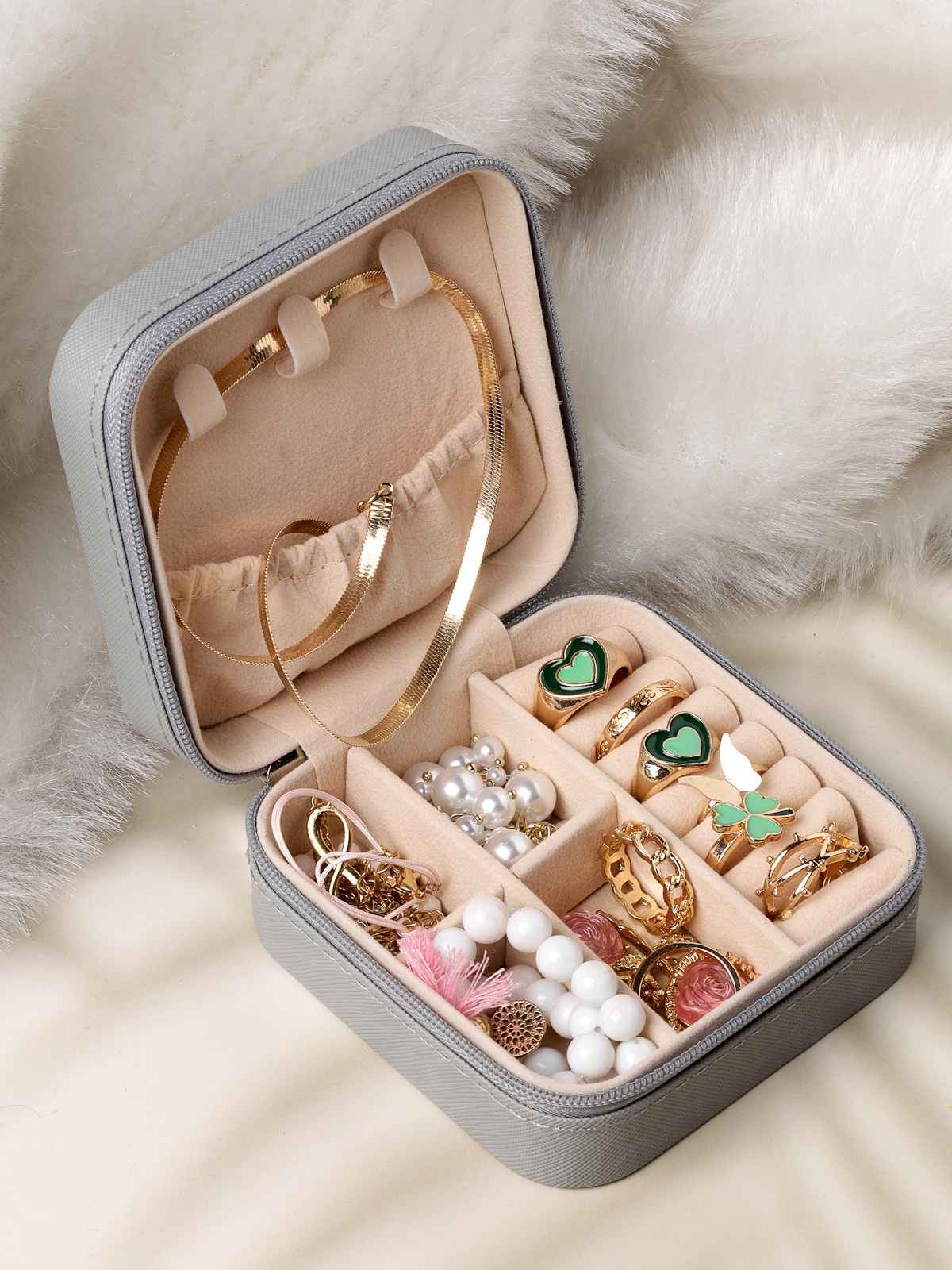 Scintillare By Sukkhi Poratble Mini Pu Leather Small Jewelry Box Jewelry Case Organizer