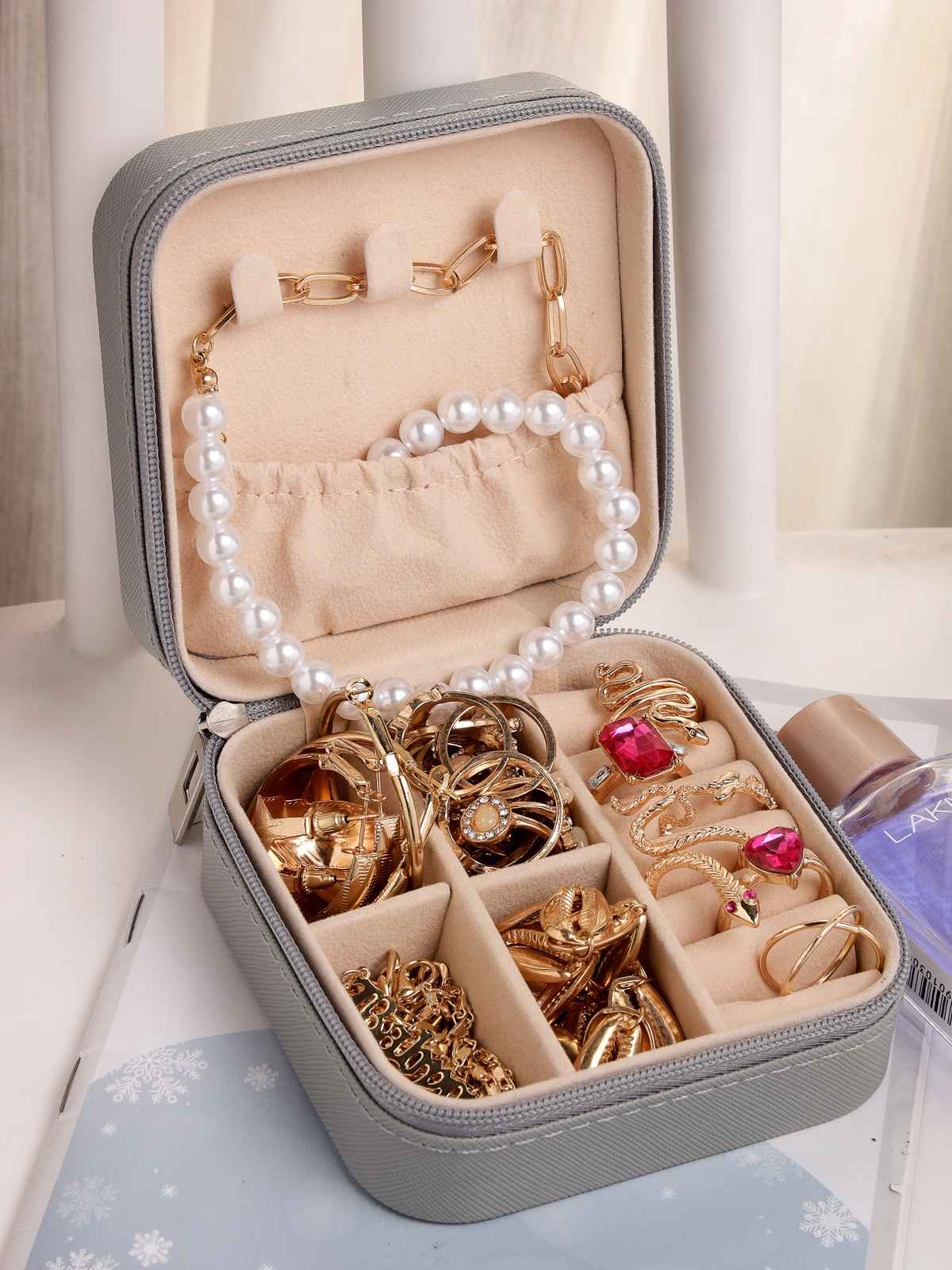 Scintillare By Sukkhi Poratble Mini Pu Leather Small Jewelry Box Jewelry Case Organizer