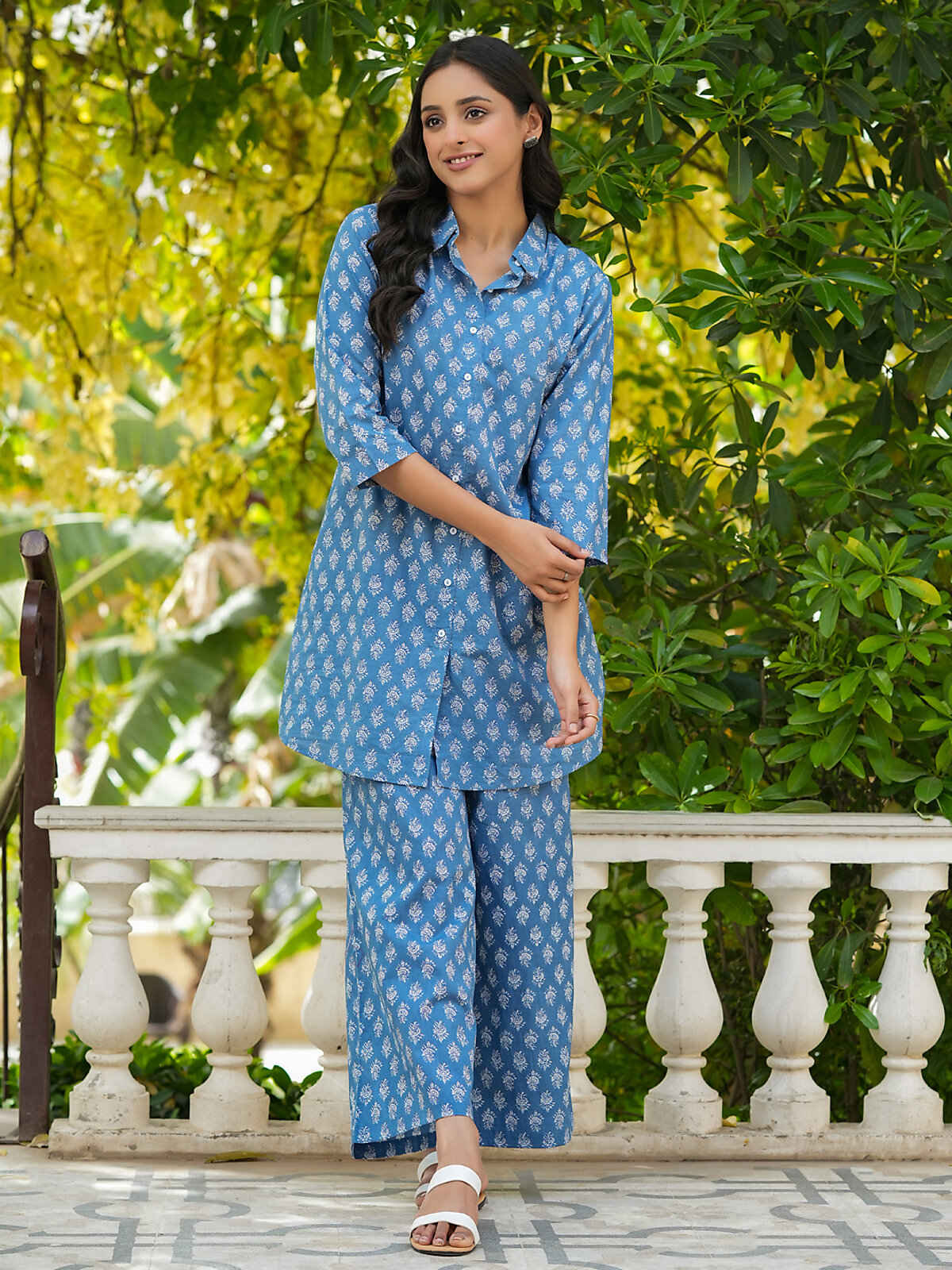 Sanskrutihomes Blue And Off White Ethnic Motifs Printed Pure Cotton Night Suit | S