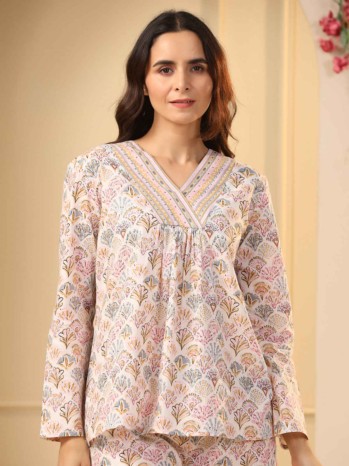 Sanskrutihomes Off White And Pink Ethnic Motifs Printed Pure Cotton Night Suit | L