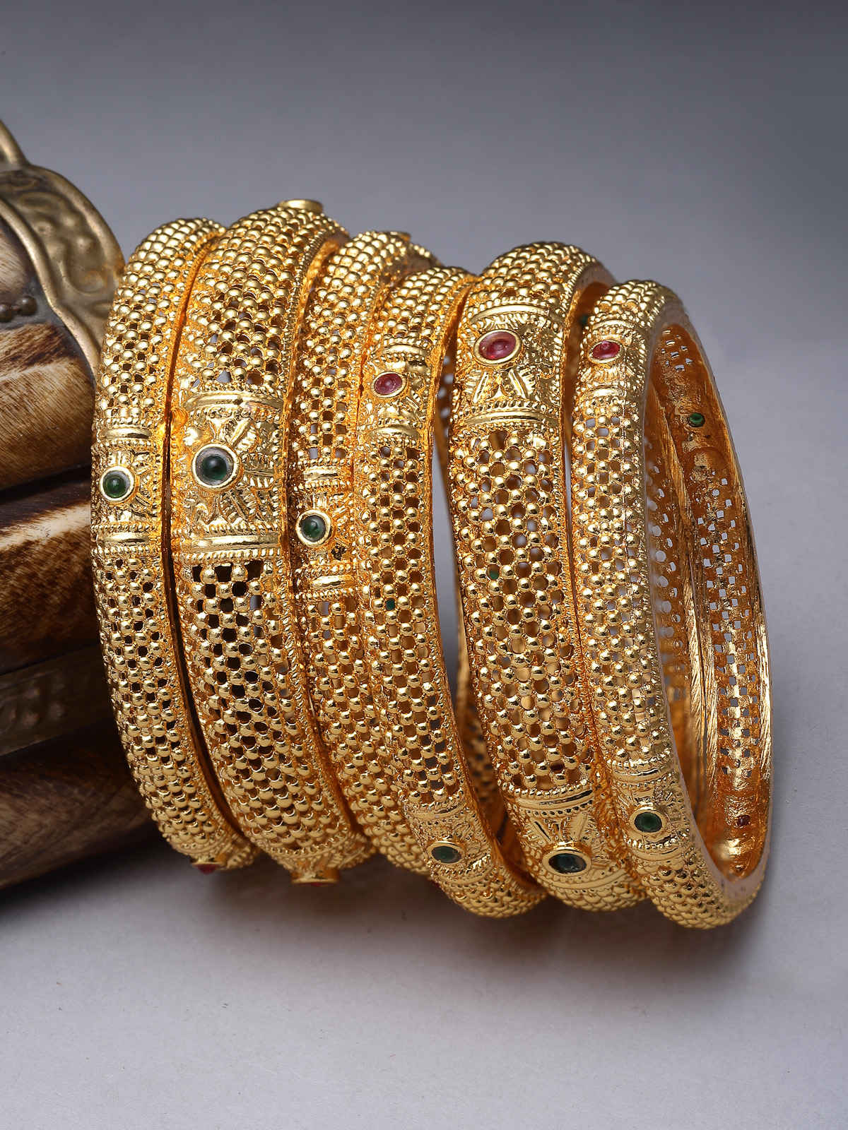 Sukkhi Bridal Stylish Gold Plated Red & Green Bracelet Bangle Set Jewellery for Women 2.6 | B105889