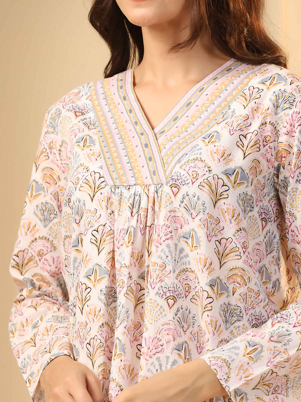 Sanskrutihomes Off White And Pink Ethnic Motifs Printed Pure Cotton Night Suit | L