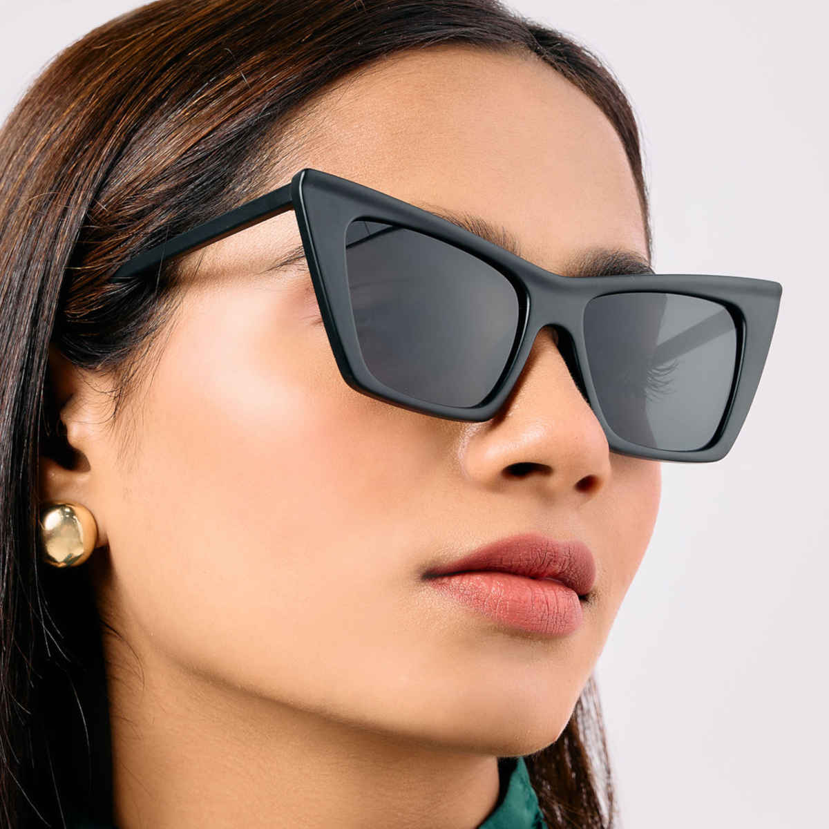 NuVew Unisex Cat-eye Sunglasses | Black - Large