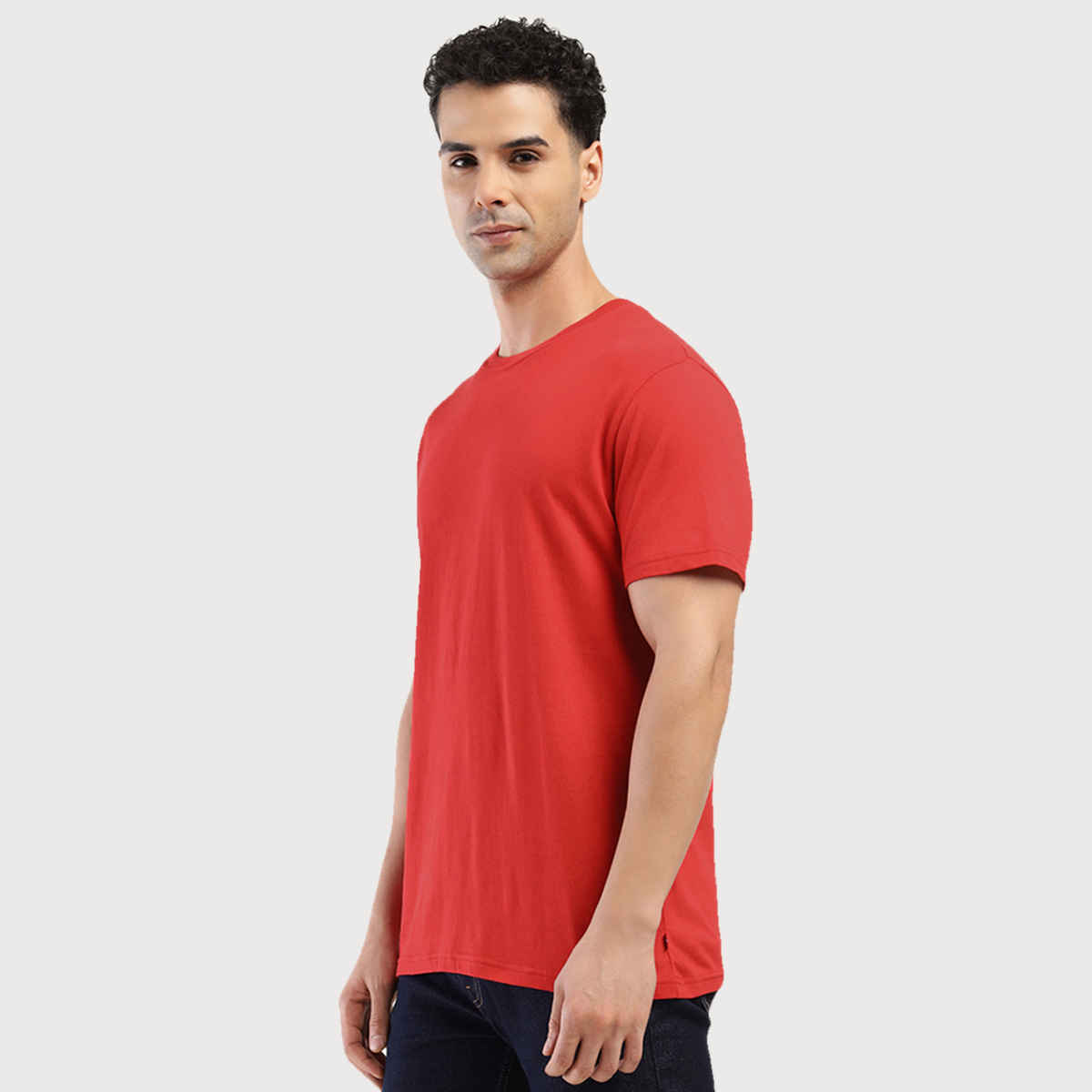 Levi's Men's 100% BCI Cotton Round Neck T-shirt | Red - S