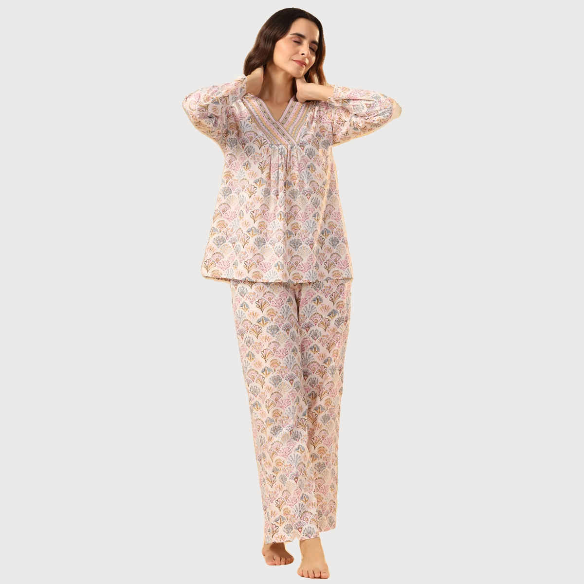 Sanskrutihomes Off White And Pink Ethnic Motifs Printed Pure Cotton Night Suit | L