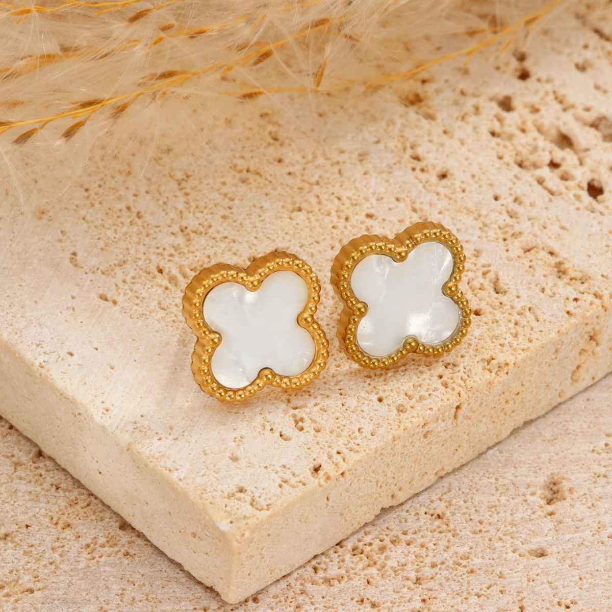 Beautynx Pearl Clover Charm Earrings | Gold | BNX-EAR-0054