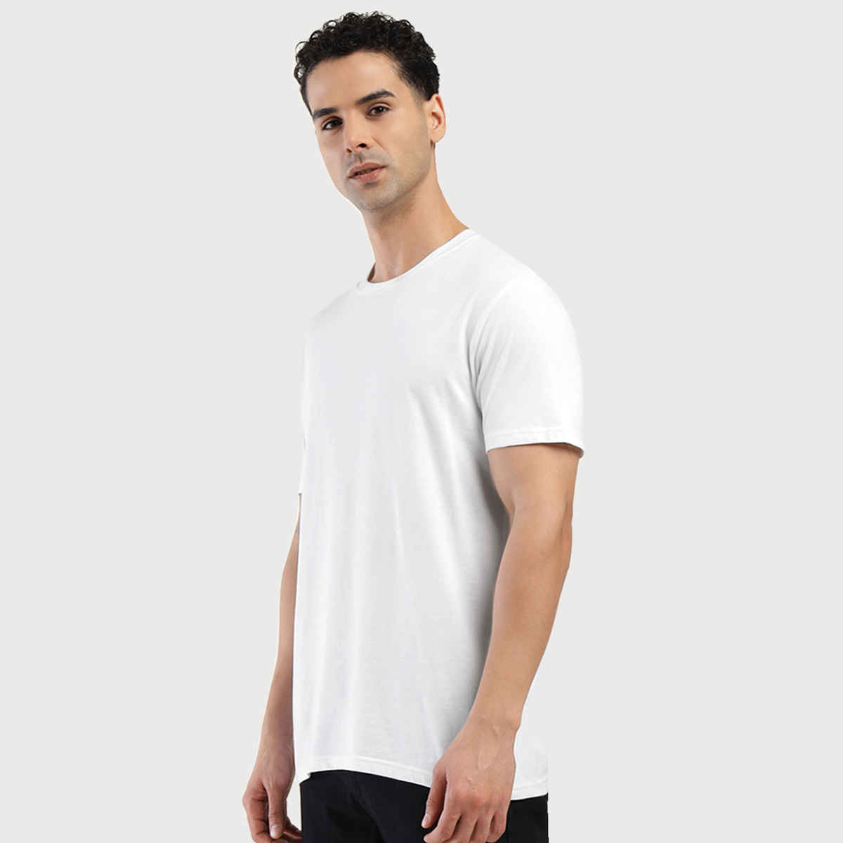 Levi's Men's 100% BCI Cotton Round Neck T-shirt | White - L
